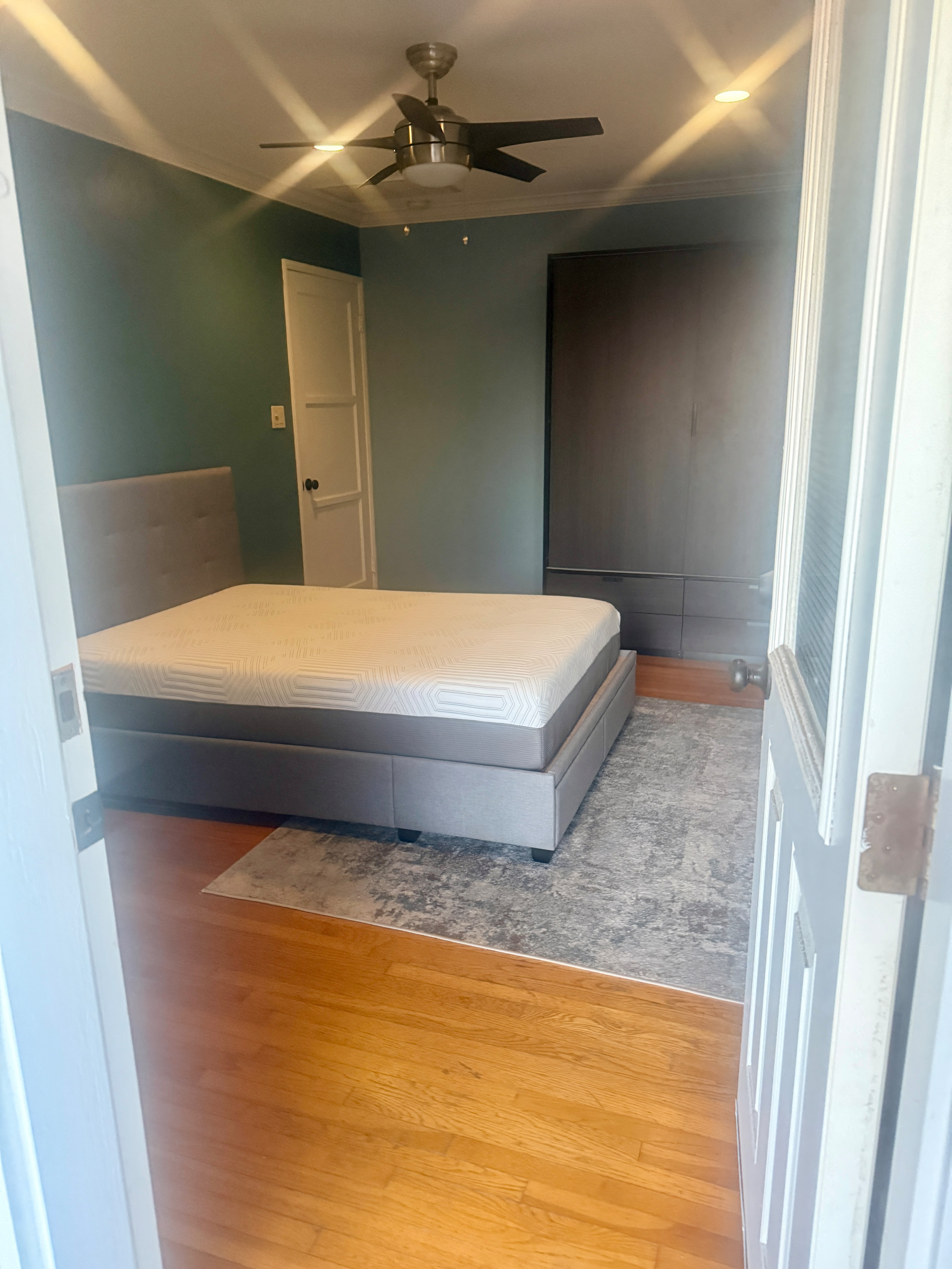 Furnished Room with Private Bathroom, Separate Entrance and Patio - Photo 4