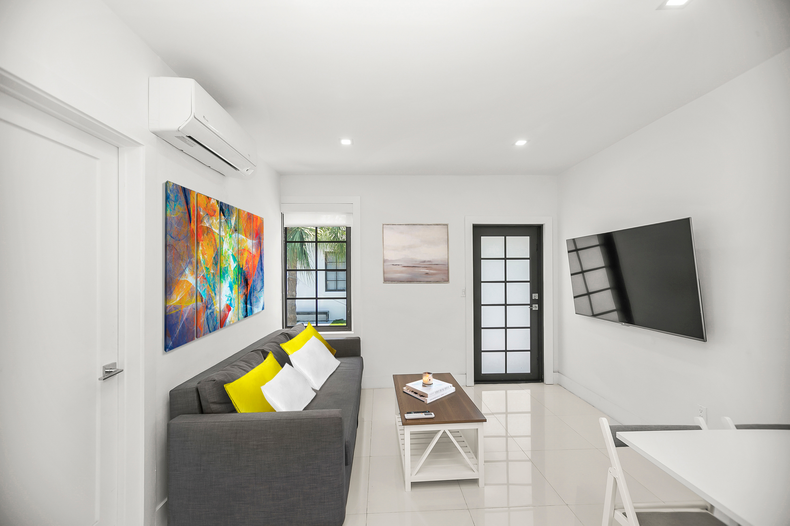 South Beach Retreat with Off-Street Parking | Walk to Dining, Shops & Parks - Photo 2