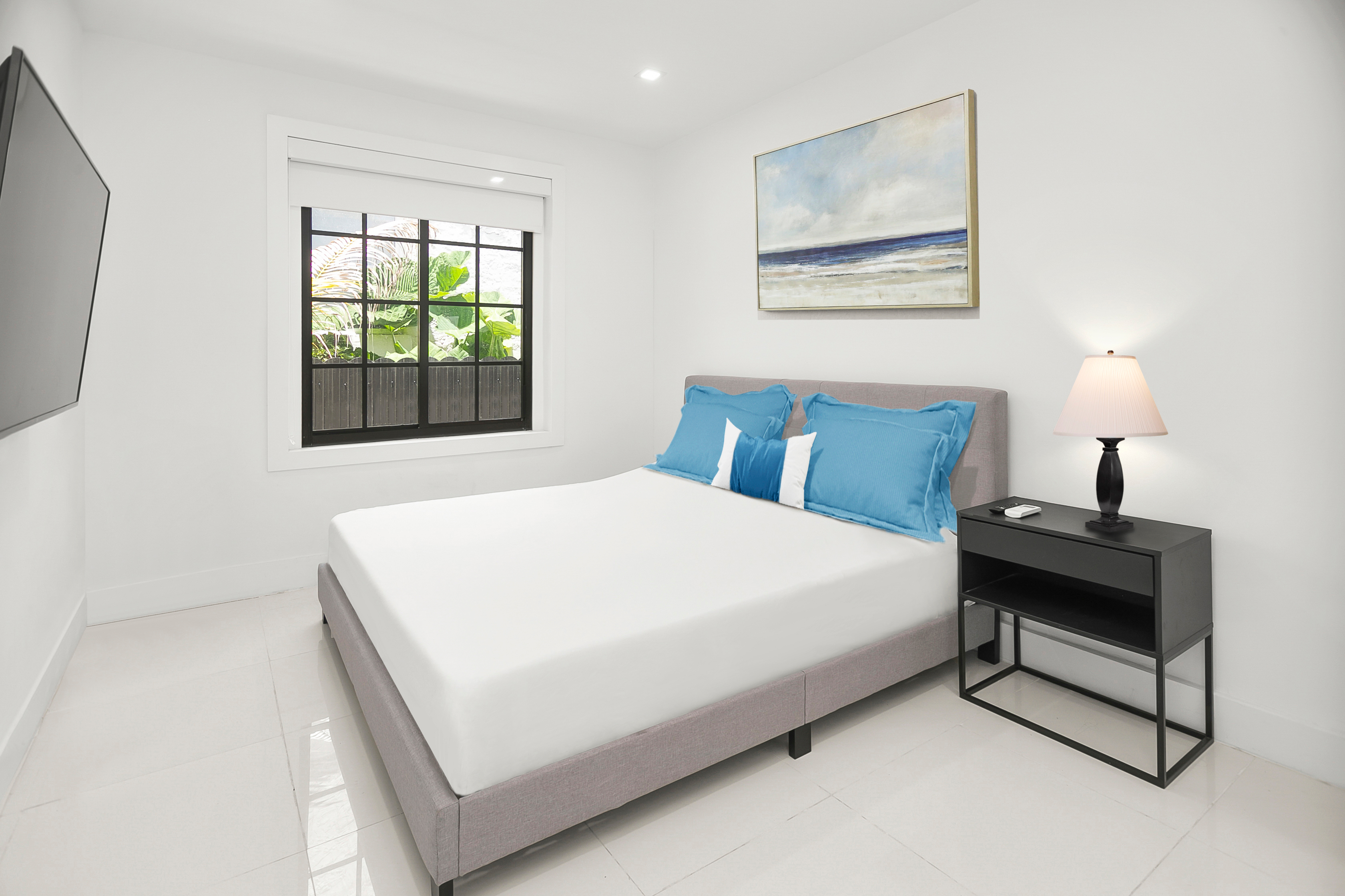 South Beach Retreat with Off-Street Parking | Walk to Dining, Shops & Parks - Photo 6
