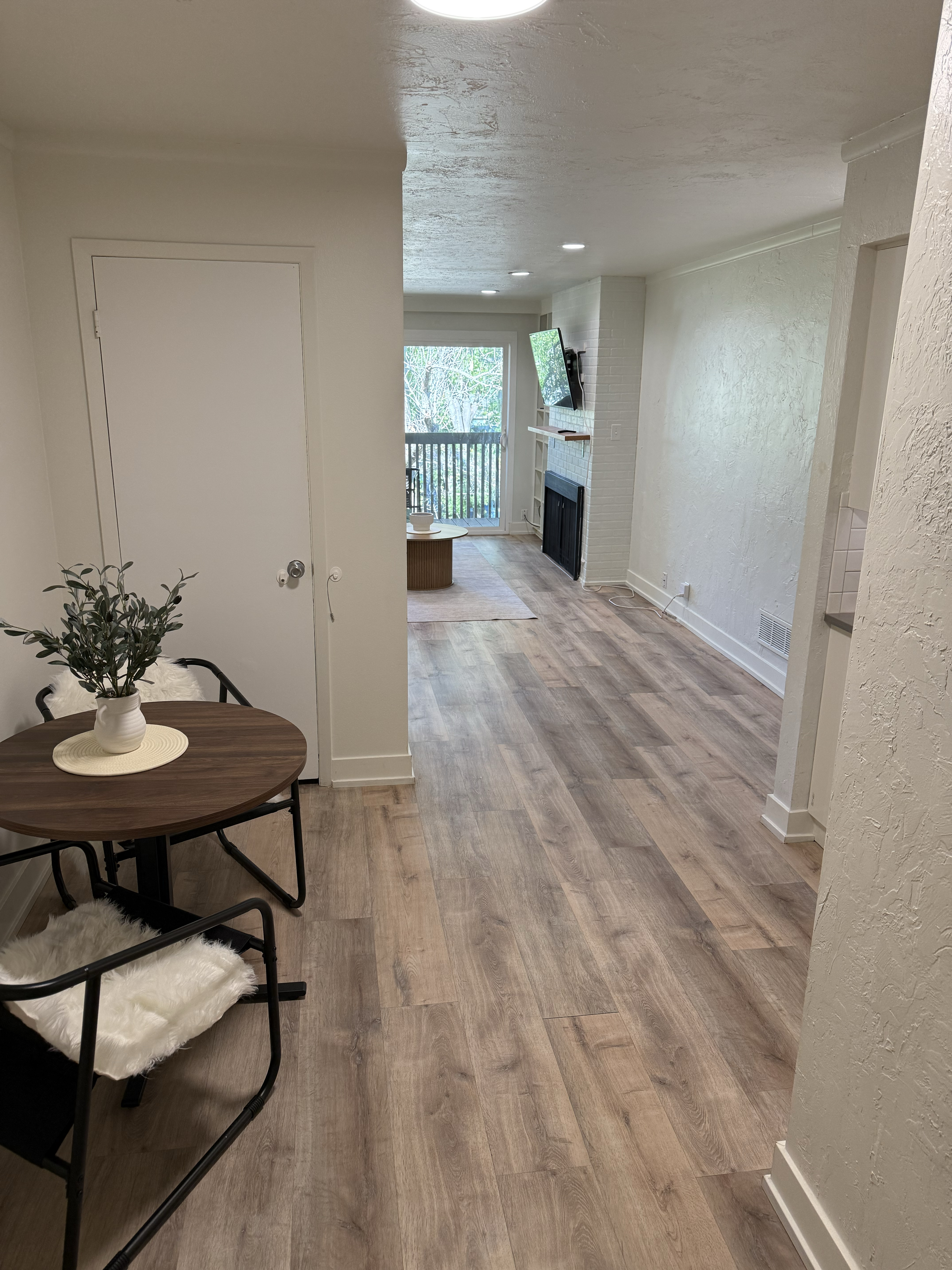 Airy Avenues Retreat - Photo 9