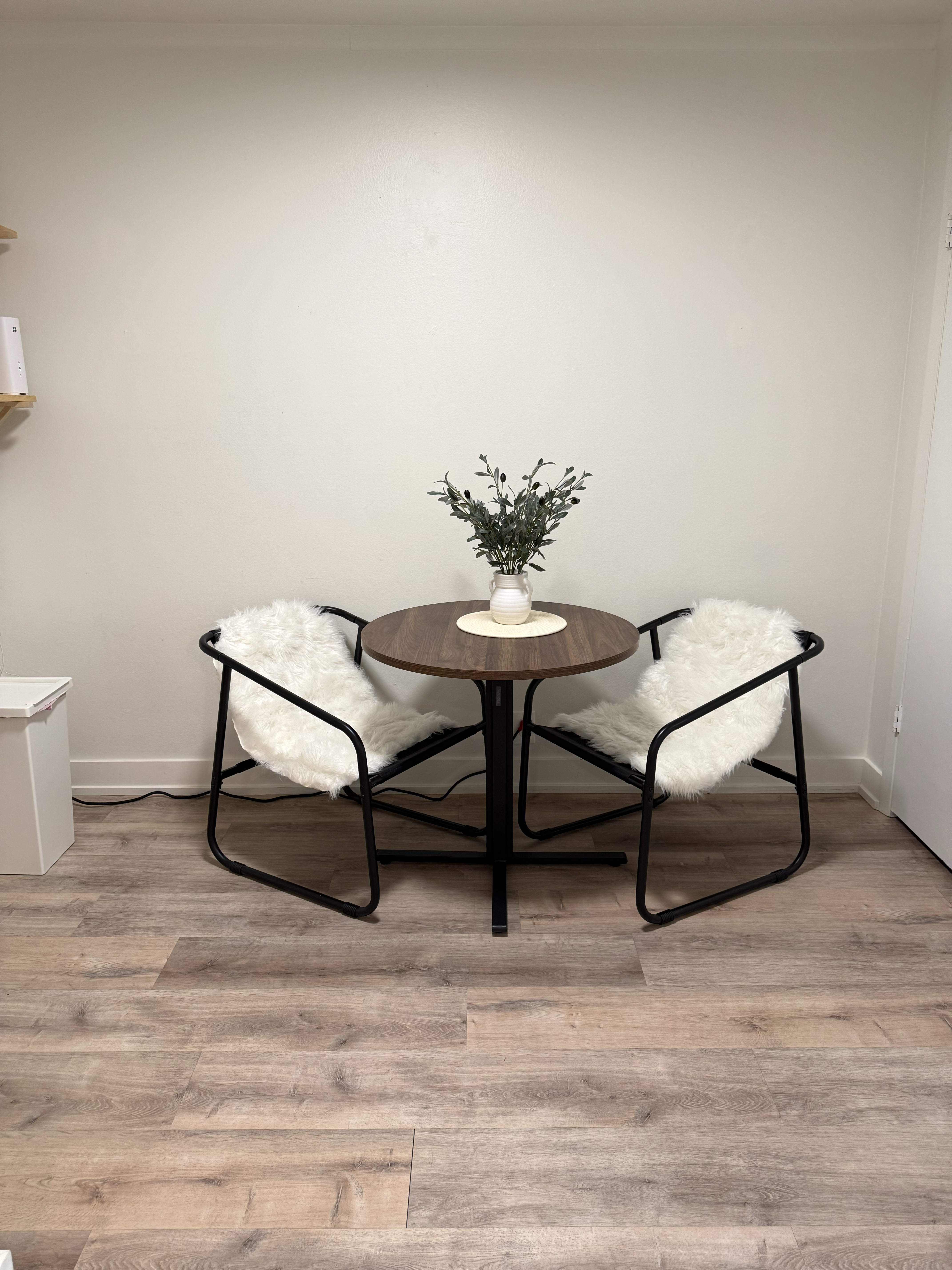 Airy Avenues Retreat - Photo 8