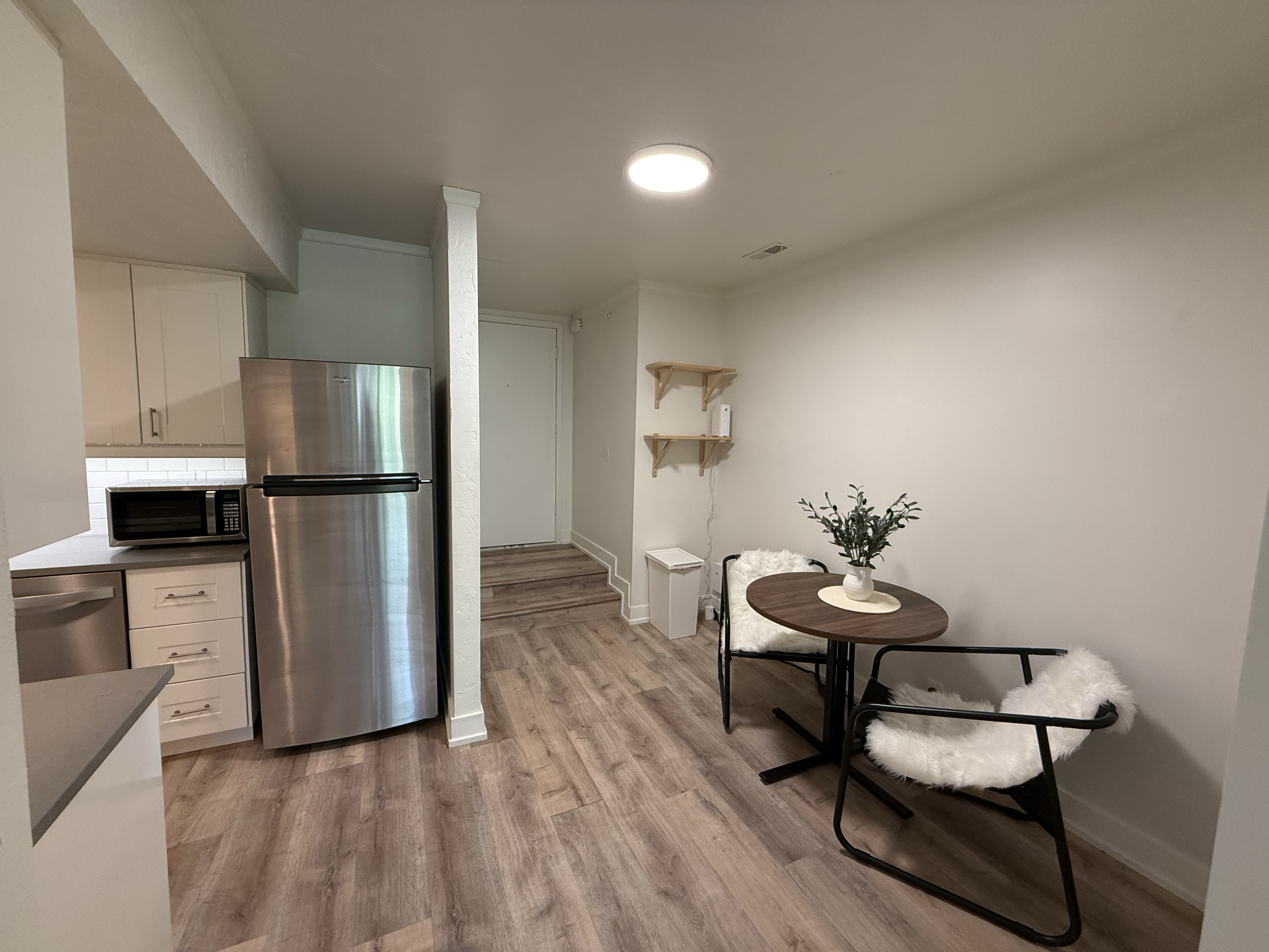Airy Avenues Retreat - Photo 10