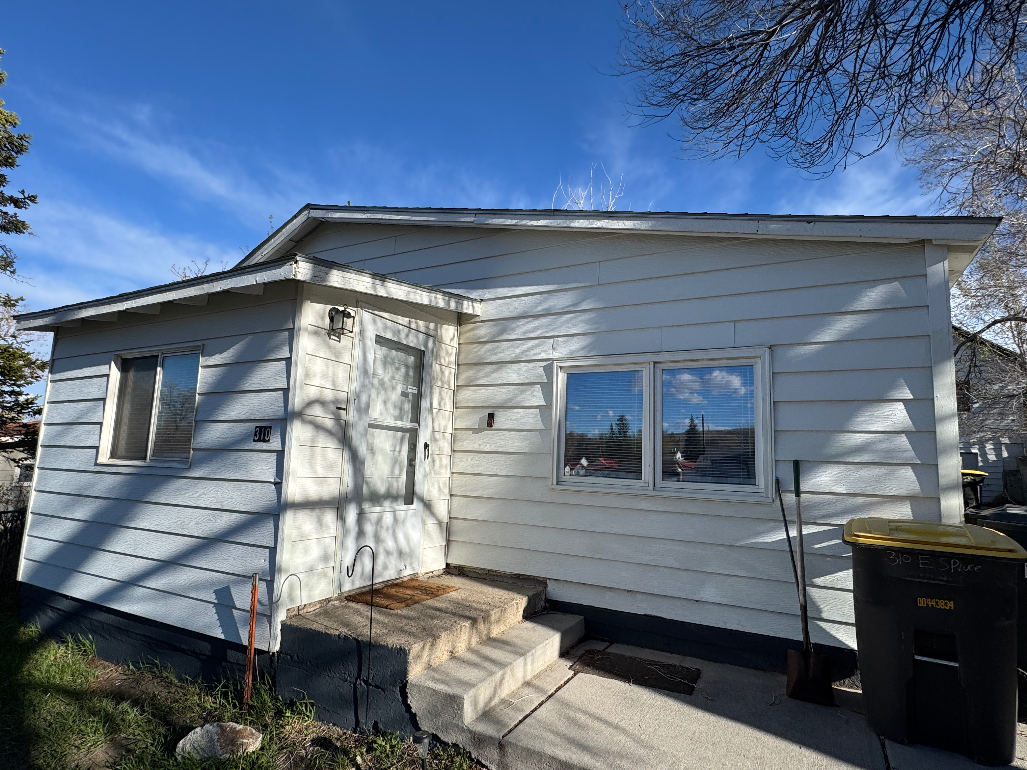 Make Your Next Move to 310 E Spruce Street-Your New Rental Home Awaits! - Photo 1