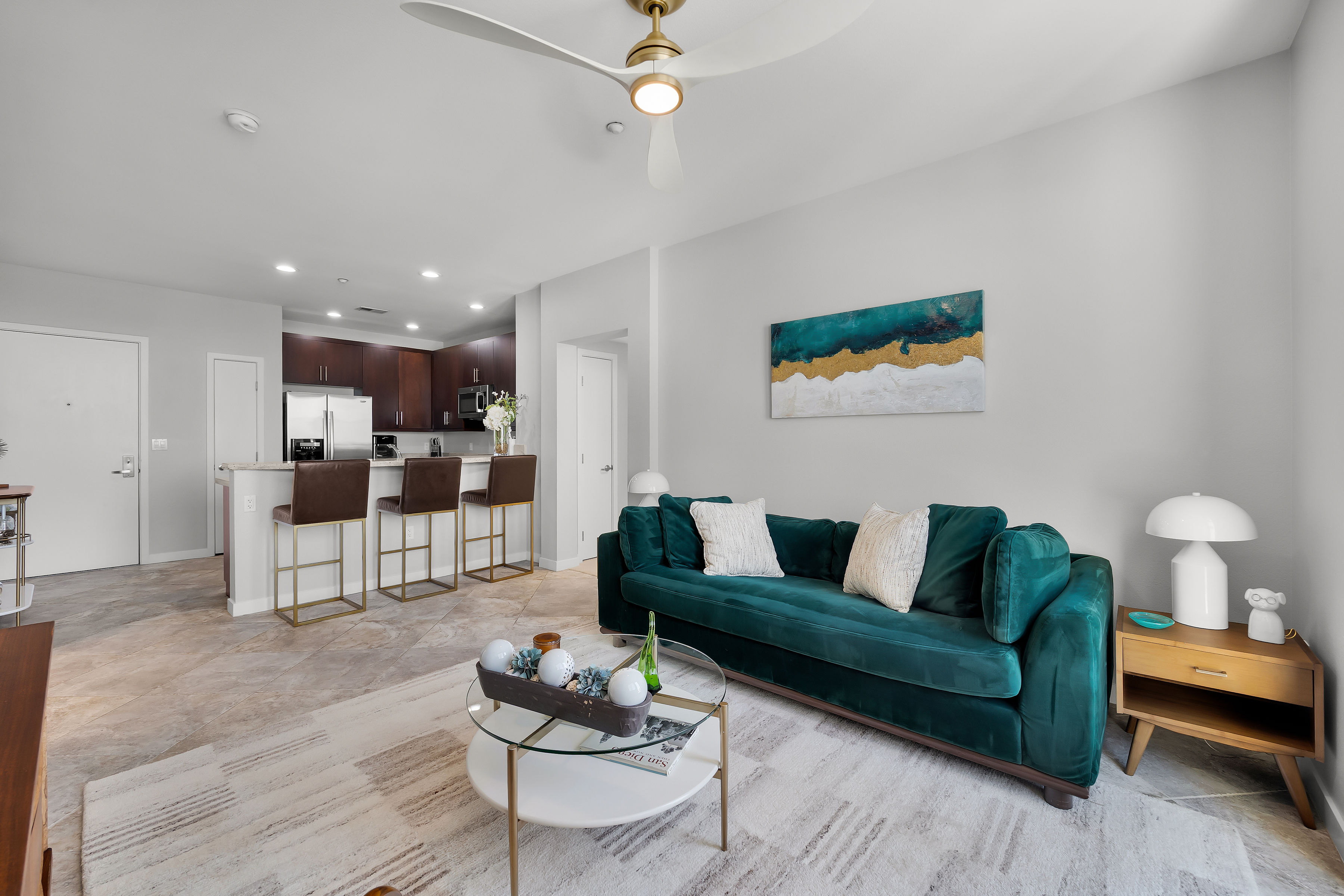 THE HUDSON | Modern Mid-Century Style | City Views - Photo 2