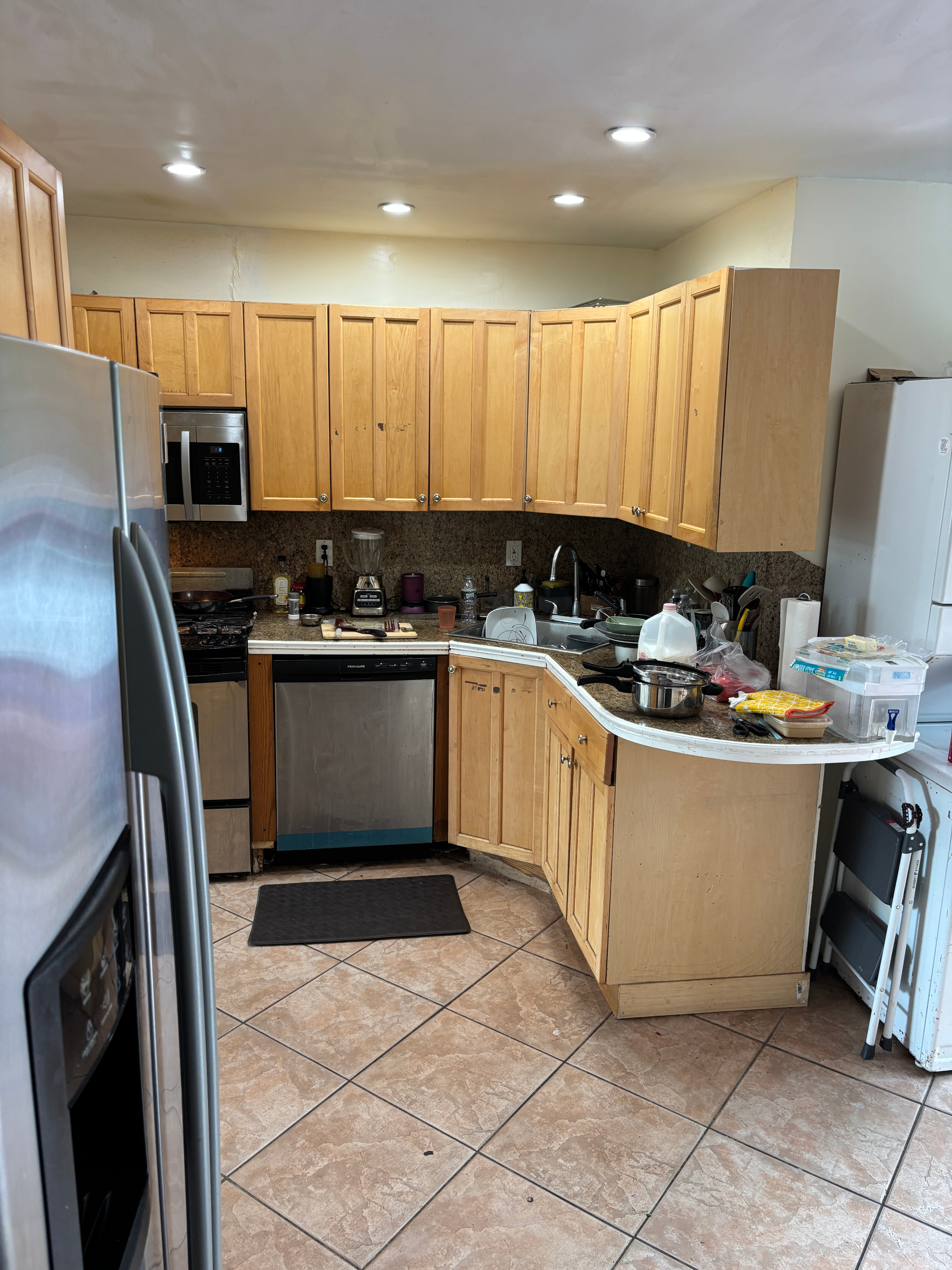Spacious Rooms for Rent - Fully Furnished 6BR/3BA House in Uniondale, NY | Minutes from Hofstra Univ - Photo 7