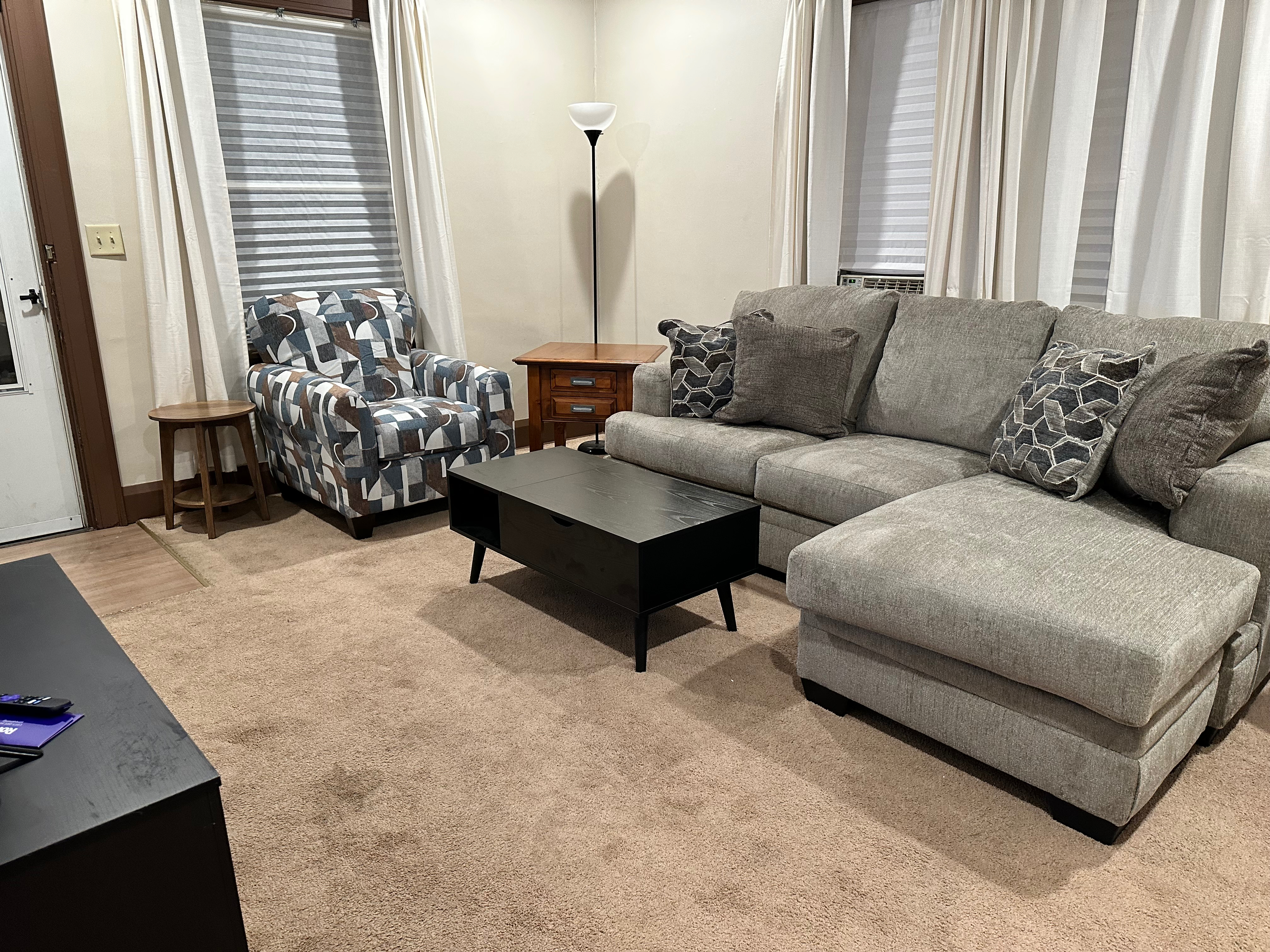 Spotless & Beautifully Remodeled 3-Story Home w/ Spacious Top-Floor Suite - All Included - Photo 1
