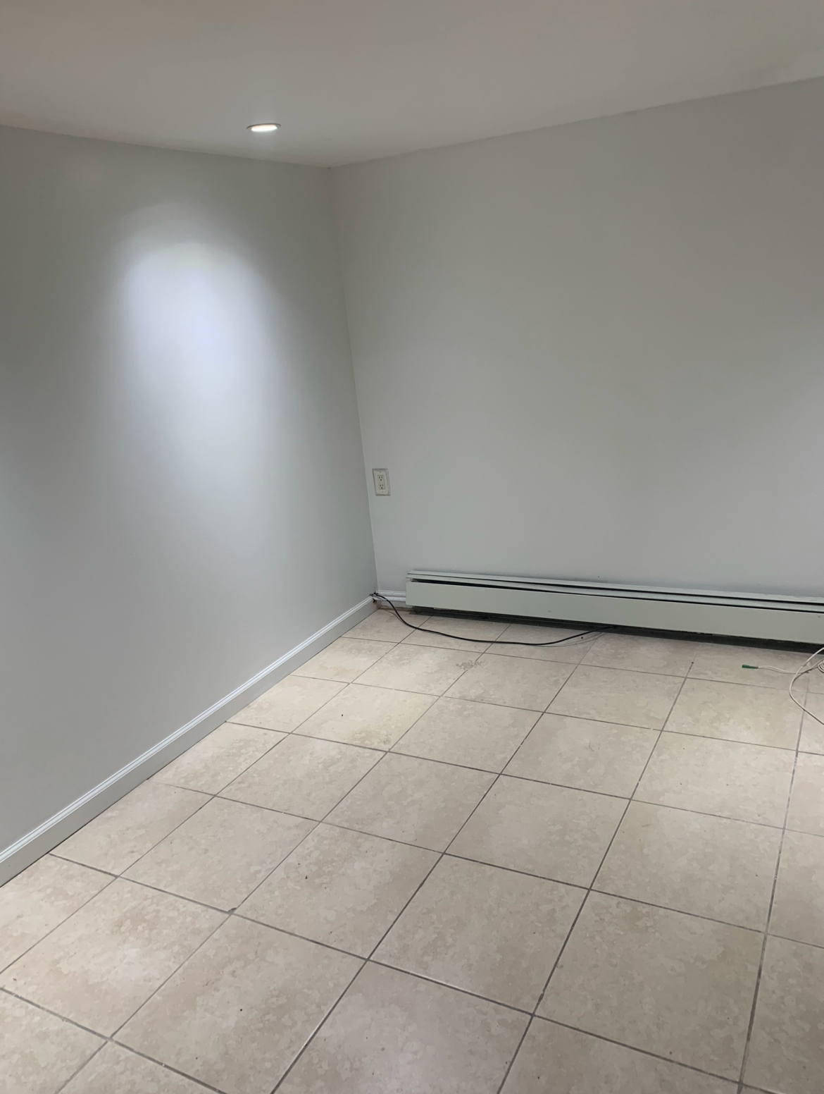Private Furnished 1BR | Ideal for Healthcare Professionals | Near St. Barnabas & Arthur Avenue - Photo 6