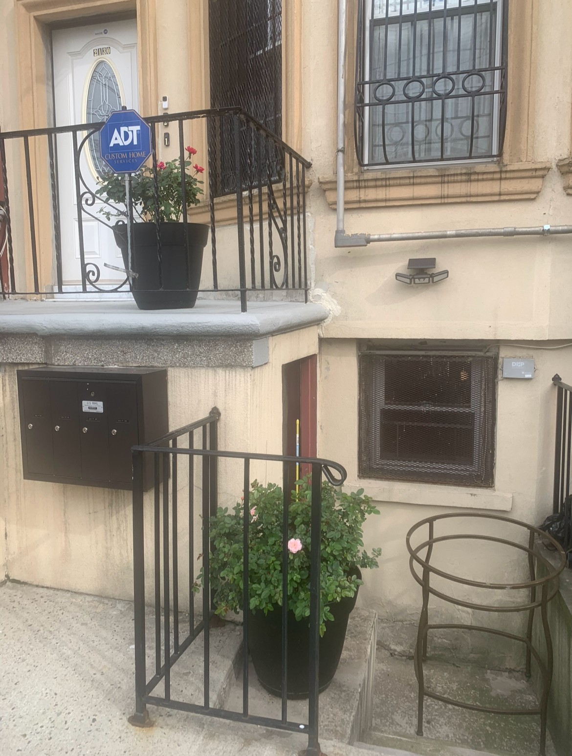 Private Furnished 1BR | Ideal for Healthcare Professionals | Near St. Barnabas & Arthur Avenue - Photo 9