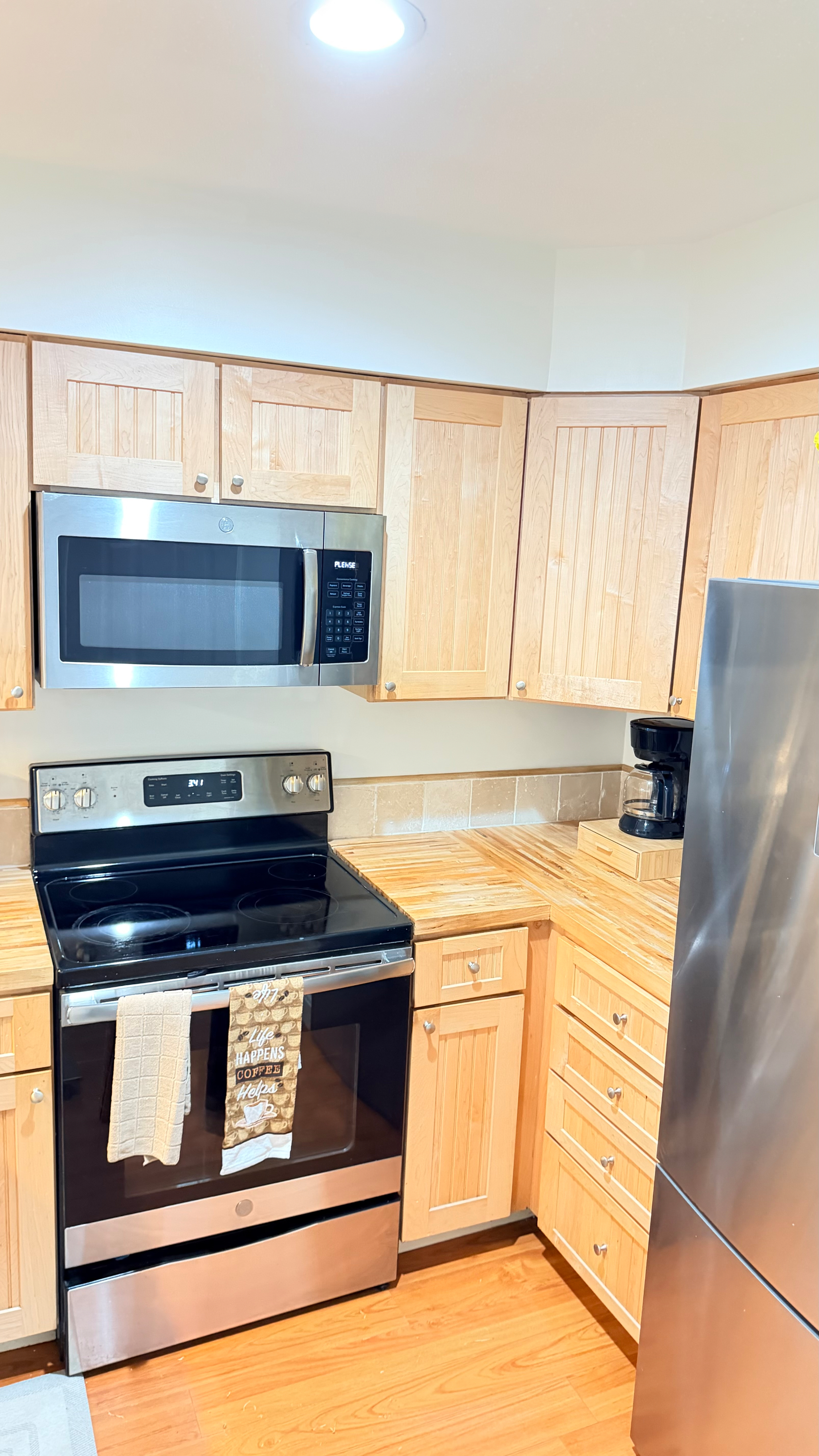 WOODHAVEN STAY AWHILE - FURNISHED 2-BEDROOM, 1.5-BATH CONDO - Photo 5