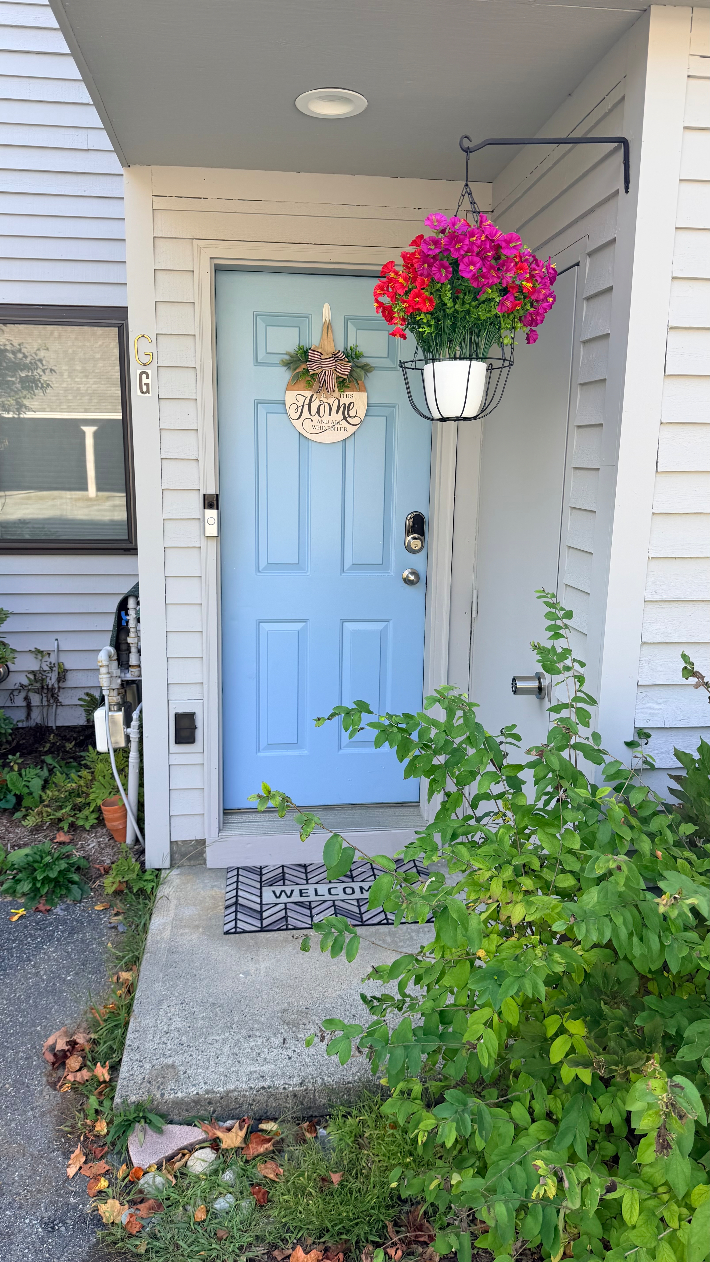 WOODHAVEN STAY AWHILE - FURNISHED 2-BEDROOM, 1.5-BATH CONDO - Photo 2