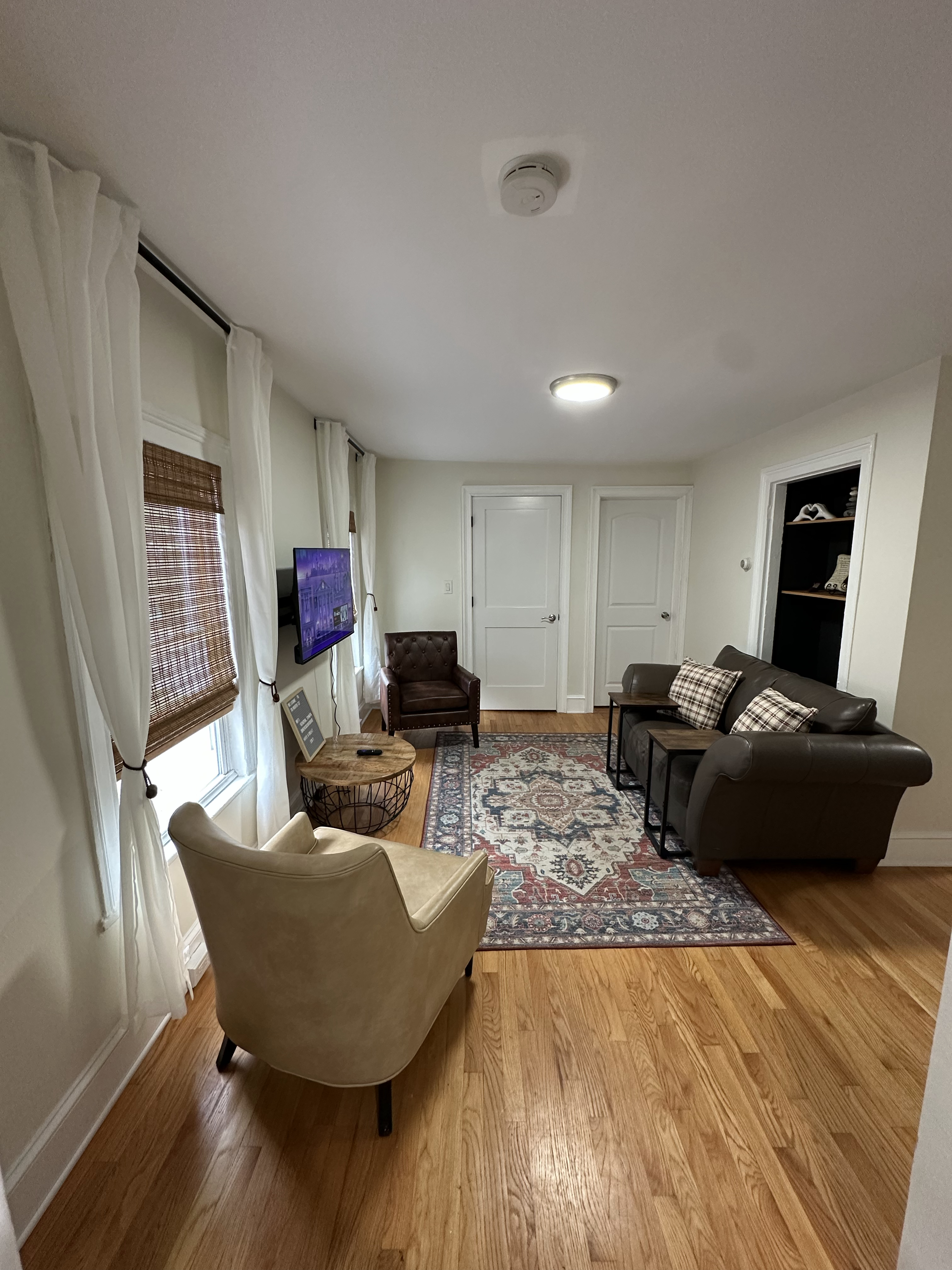 Prime 2 bedroom location - Photo 1