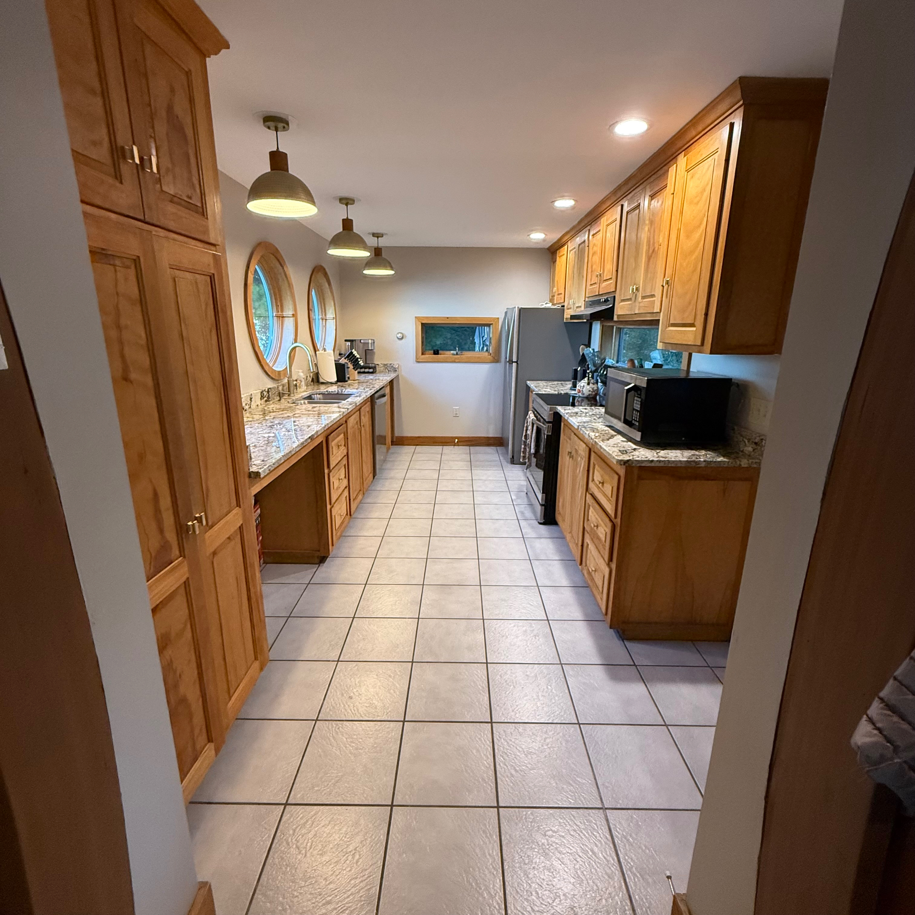 Comfortable Lakeside Residence - Photo 5
