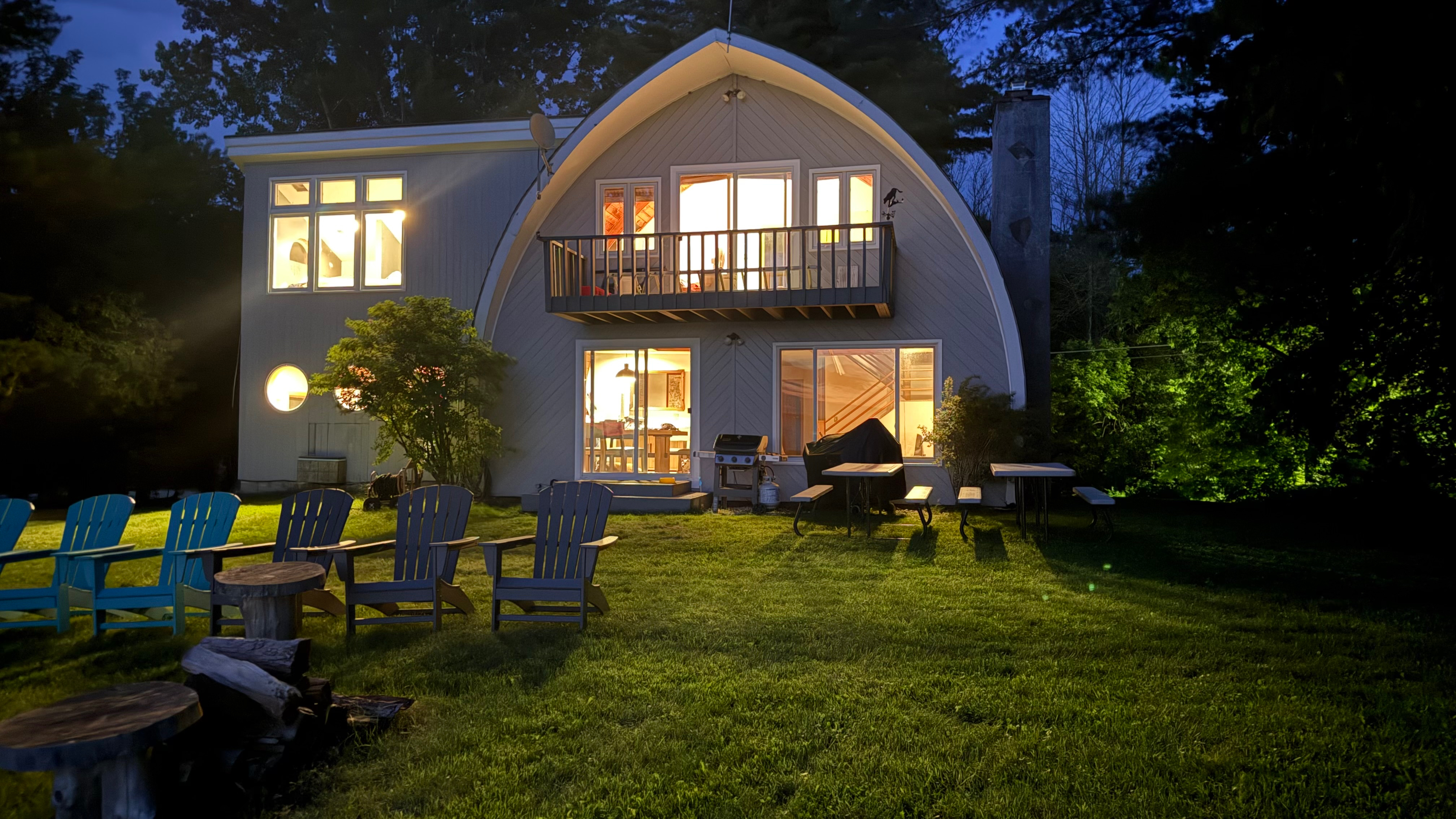 Comfortable Lakeside Residence - Photo 4