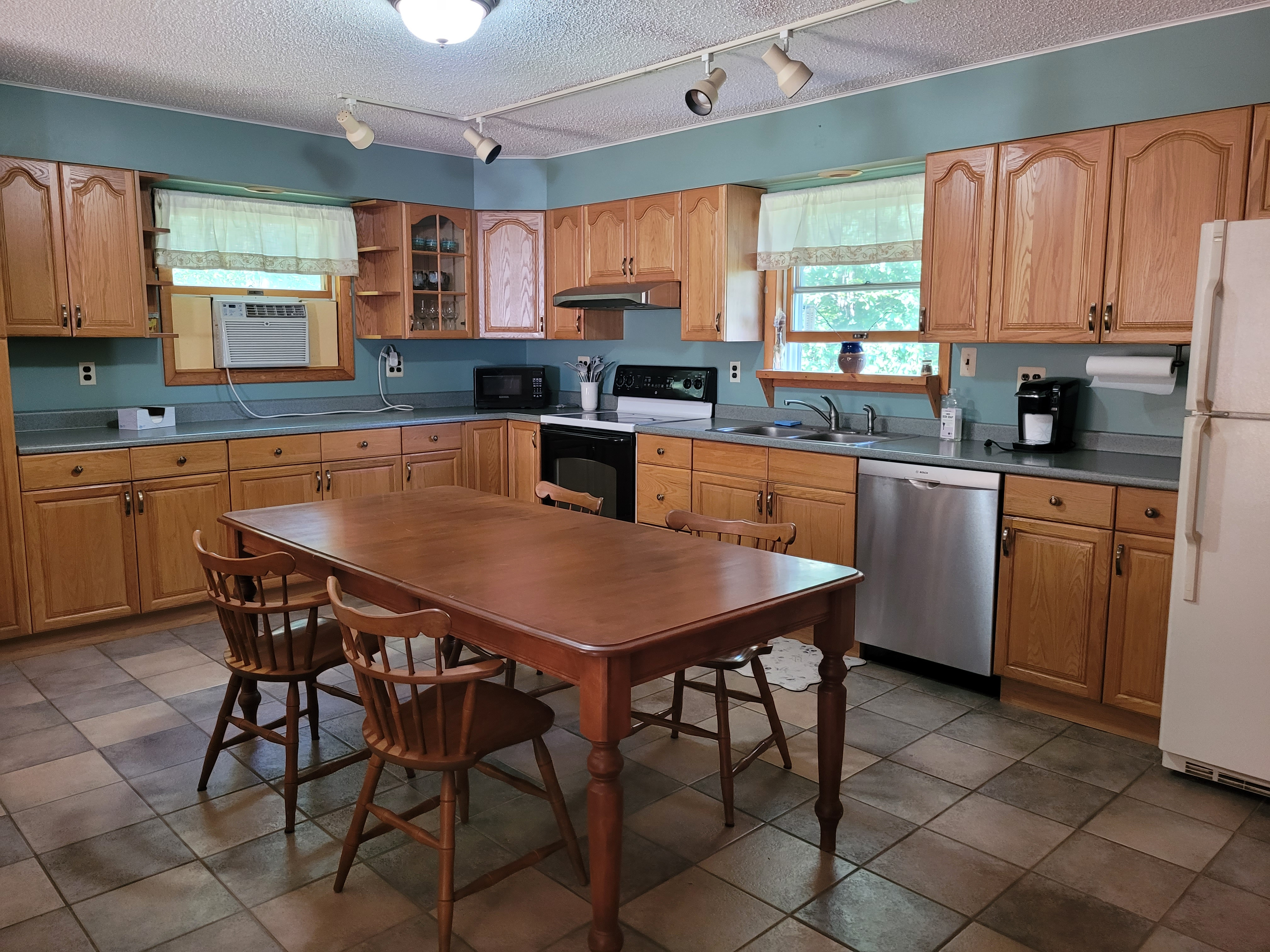 Lake Living, 2 bedroom home in Rock Hill NY - Photo 11