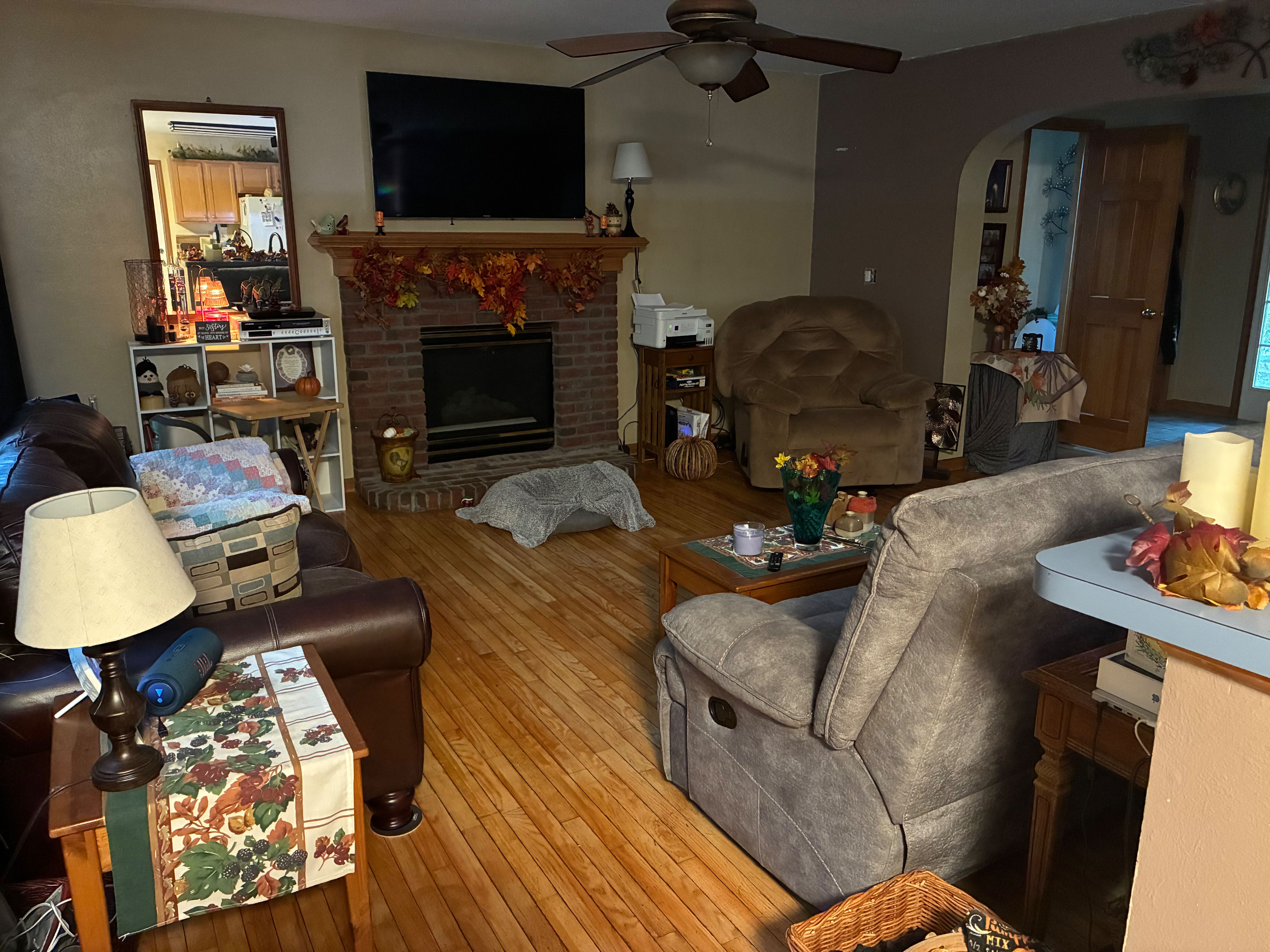Private home ready to rent a nice bedroom to a medical professional - Photo 2