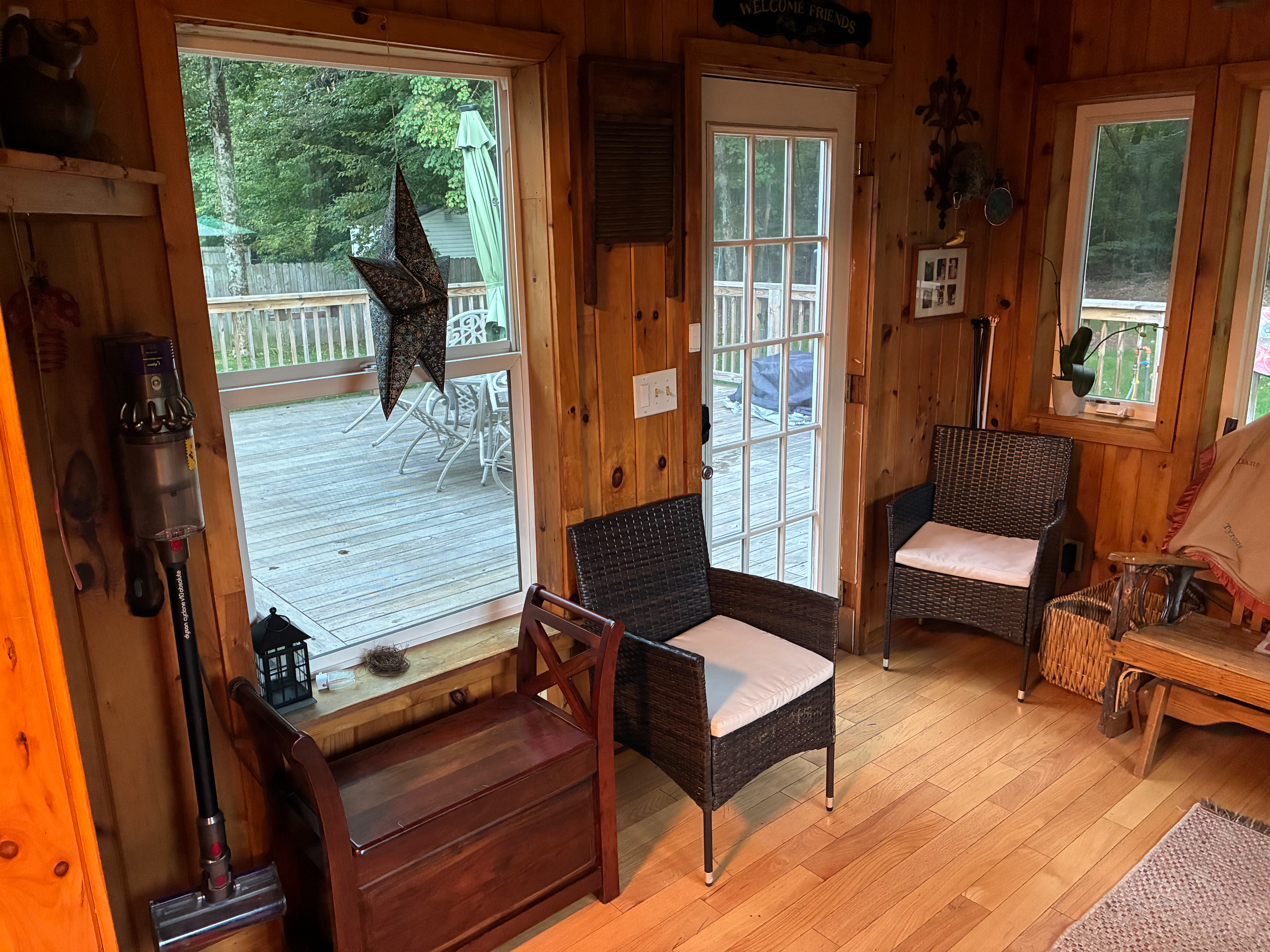 Private home ready to rent a nice bedroom to a medical professional - Photo 7