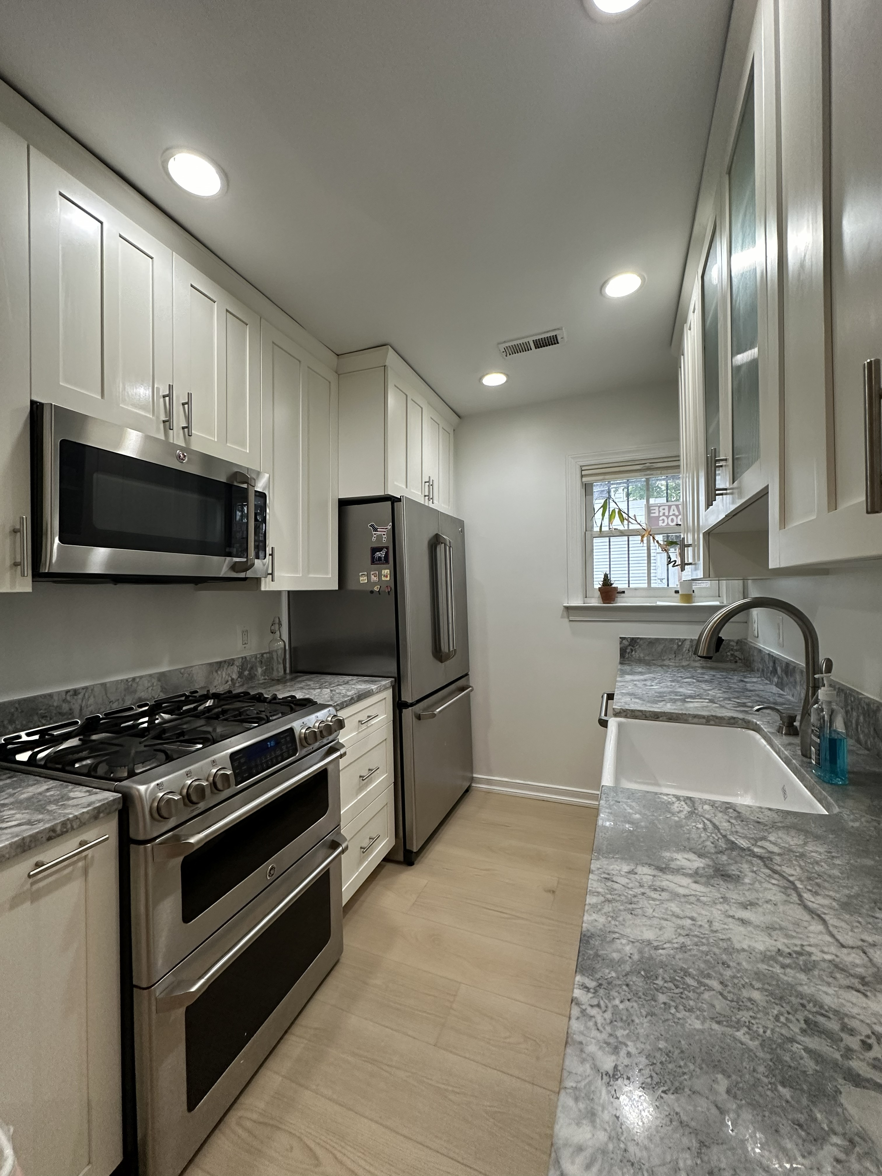 Renovated Capitol Hill Townhome | Furnished + Private Parking | 2 Blocks to Union Station - Photo 7