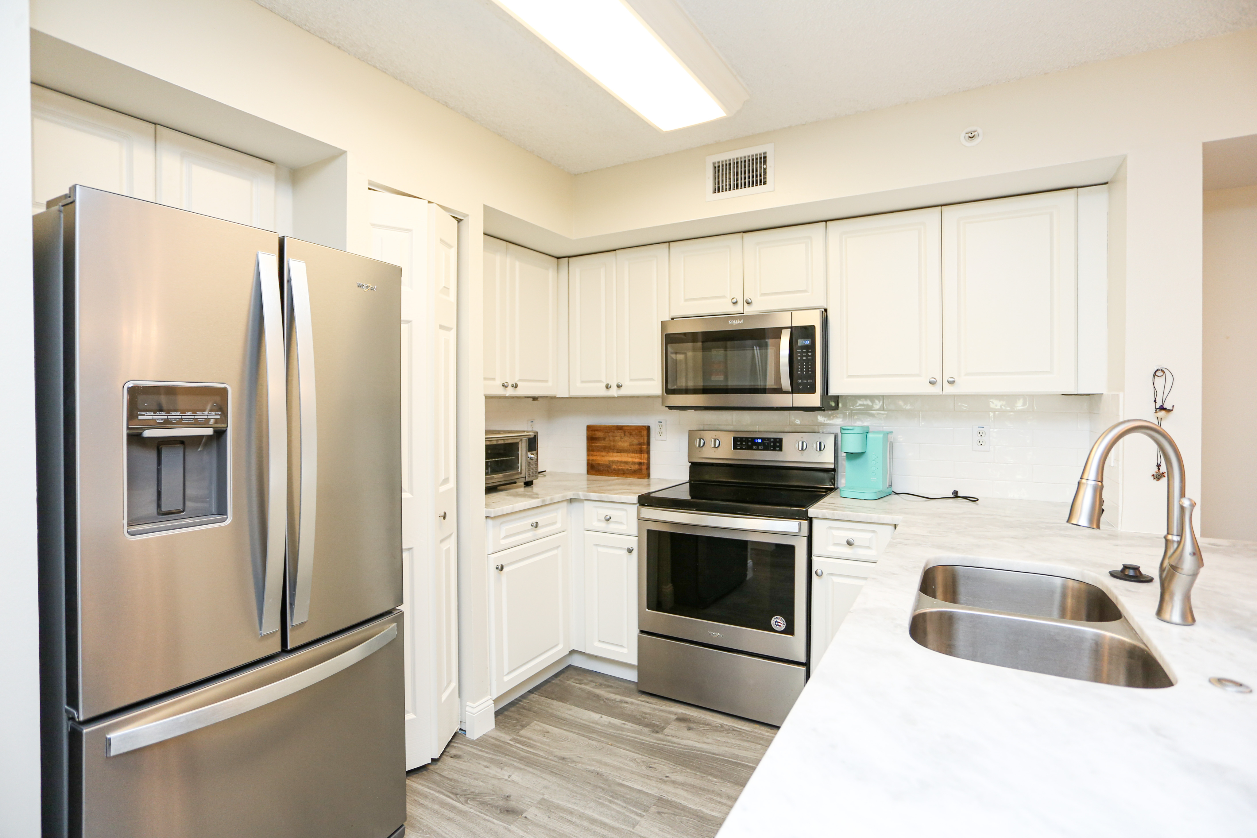 3BR Ground Floor End Unit Condo |The Enclave - Gated - Photo 5