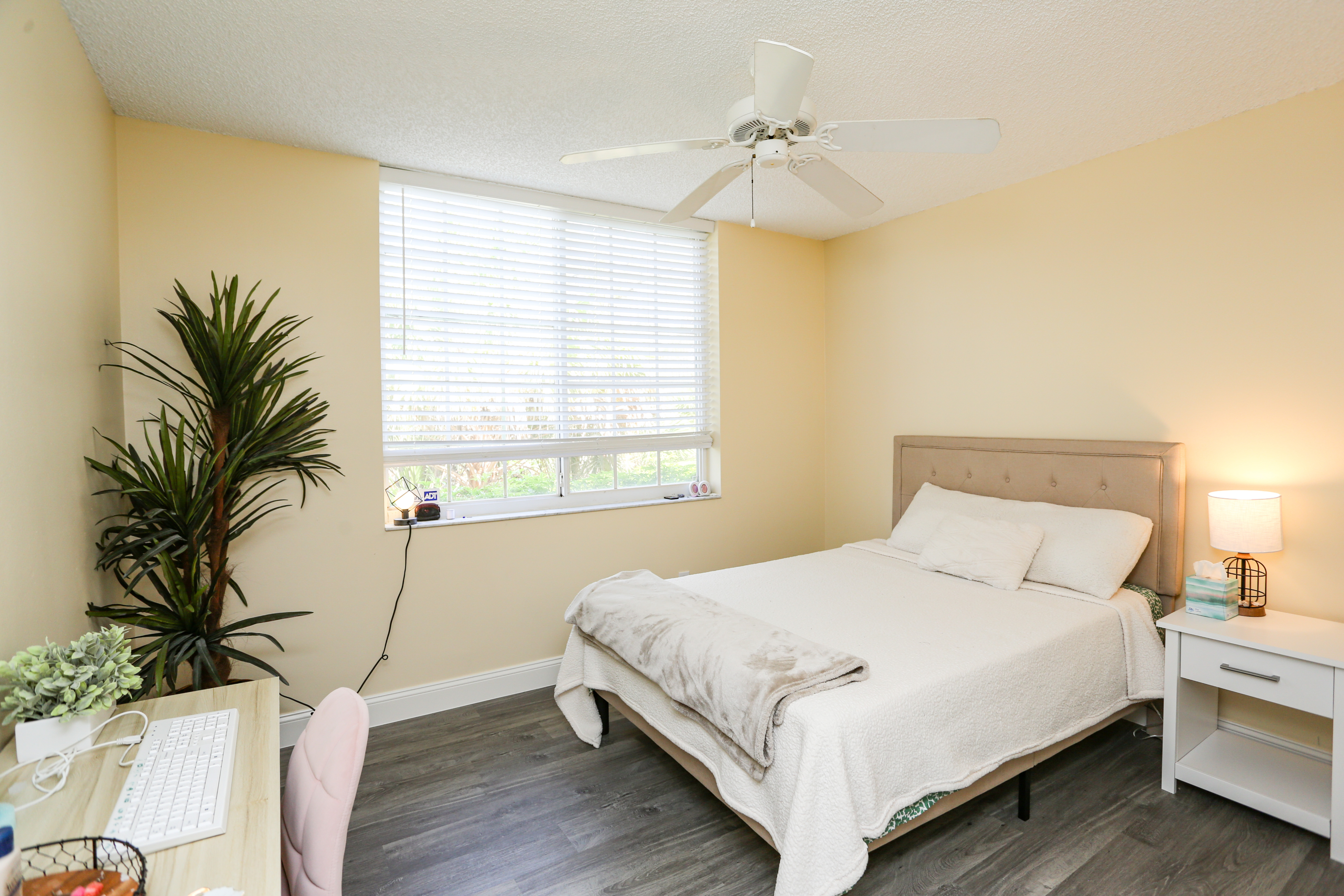 3BR Ground Floor End Unit Condo |The Enclave - Gated - Photo 7
