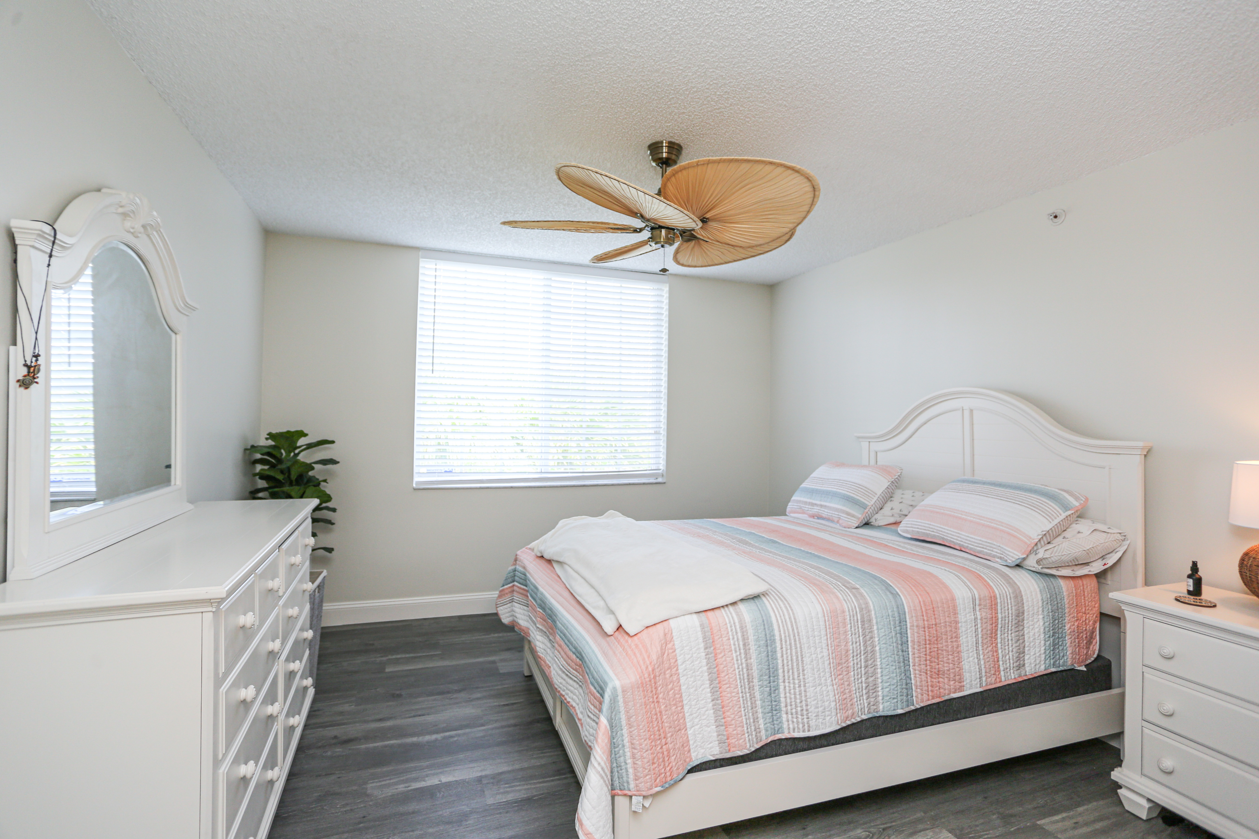 3BR Ground Floor End Unit Condo |The Enclave - Gated - Photo 12
