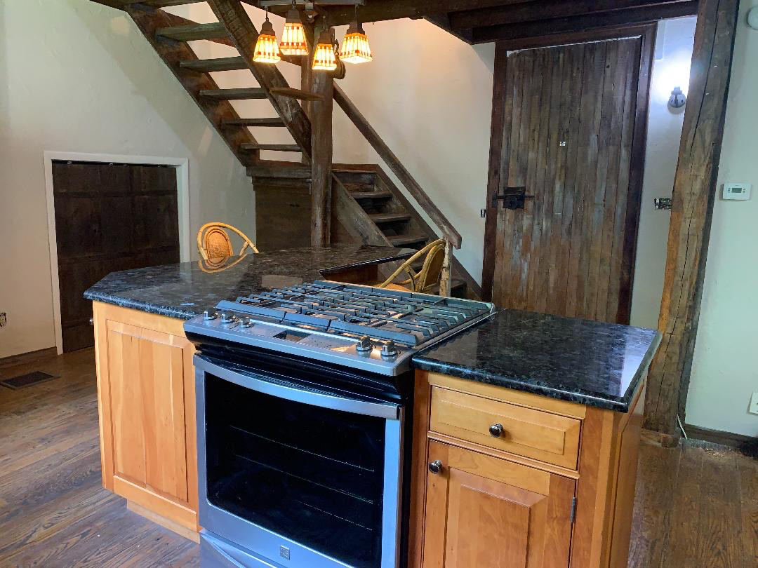 UNIQUE CONVERTED BARN LOFT PRIVATE, ONE-OF-A-KIND HOME WITH STUNNING VIEWS. - Photo 7