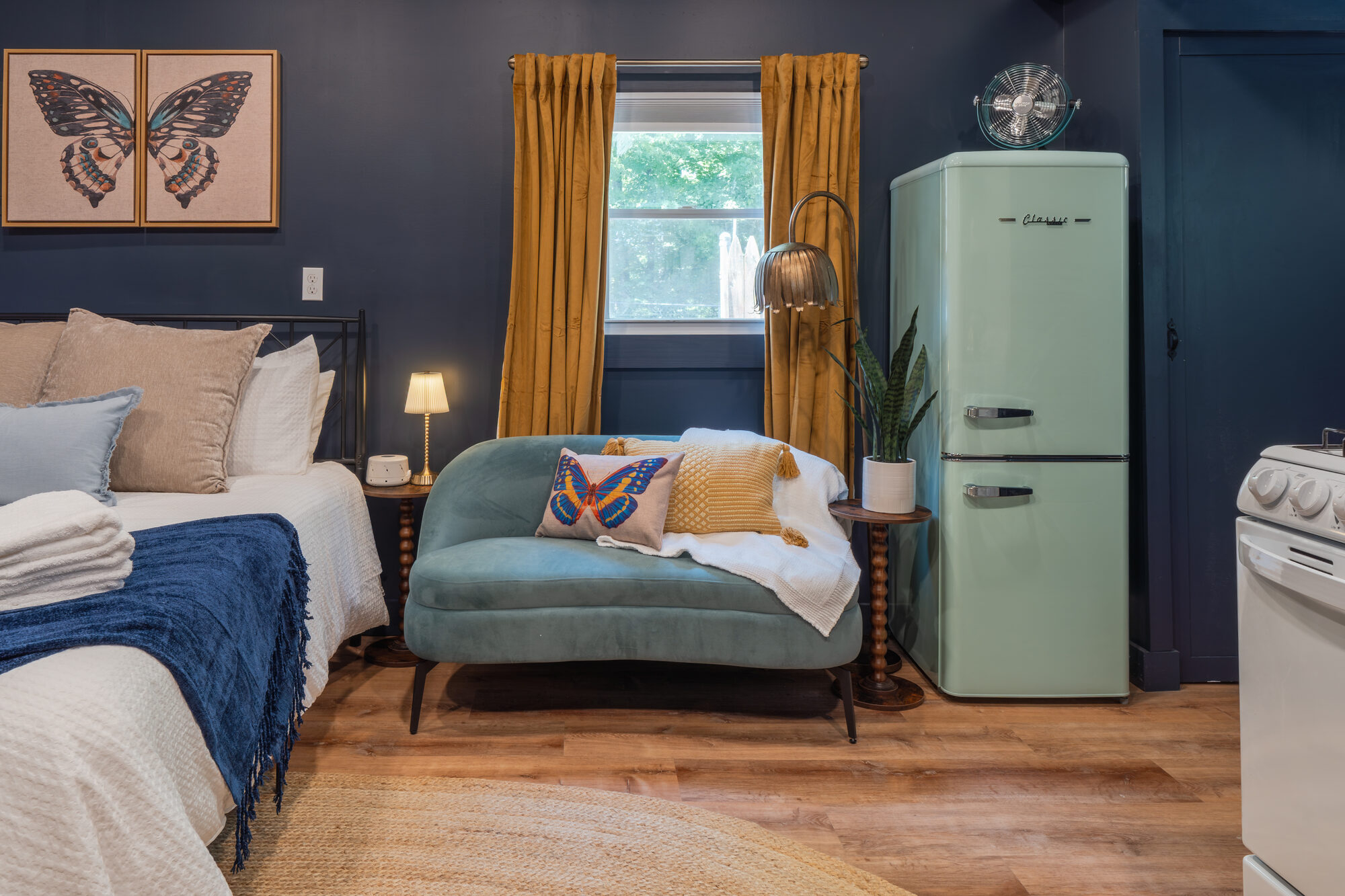 Saugerties Studio Cottage · New Build · Unlimited Hot Water · Utilities Incl. - Photo 5
