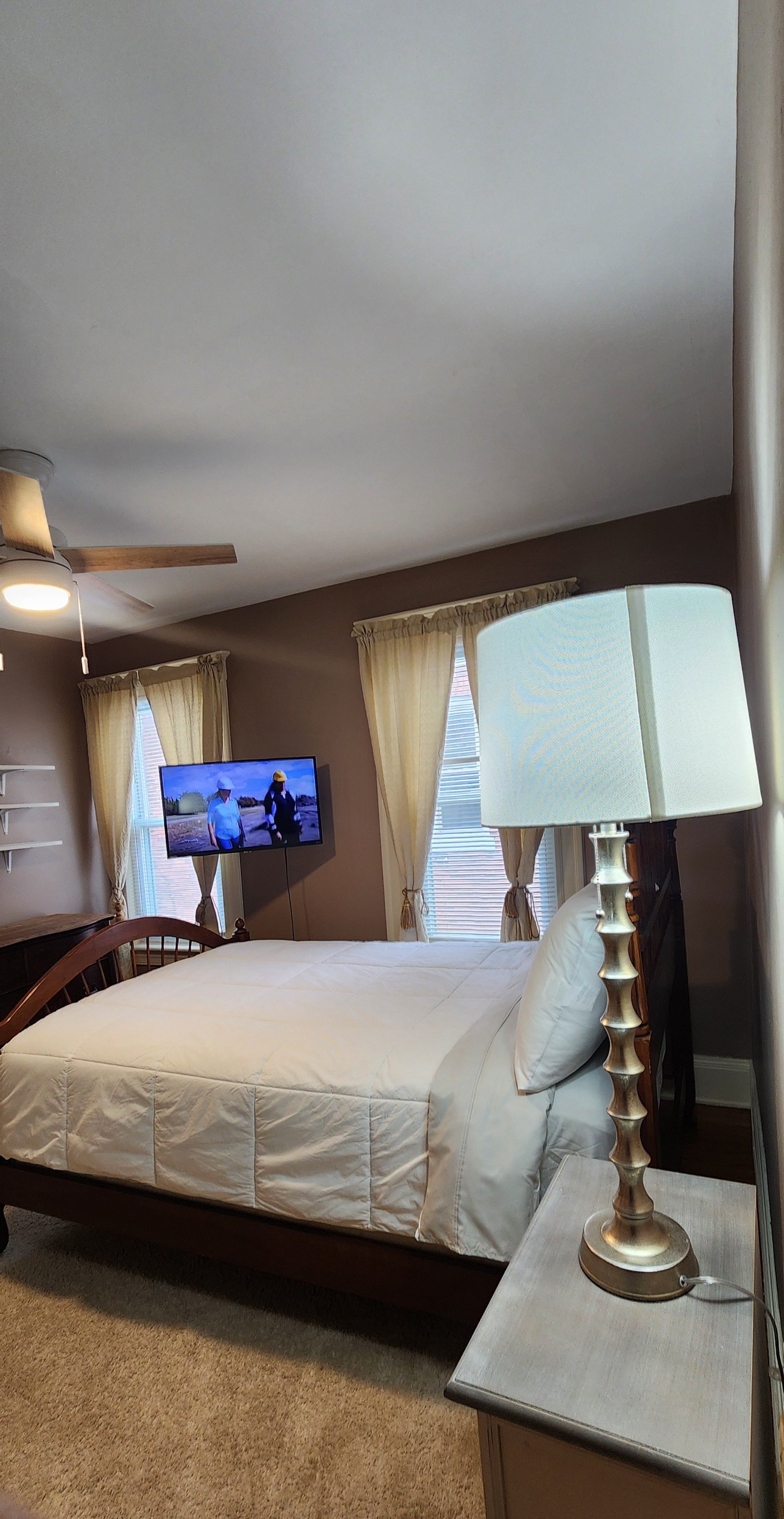 Close To Geneva General Hospital- 3 Minute Drive- Furnished Room - Photo 3