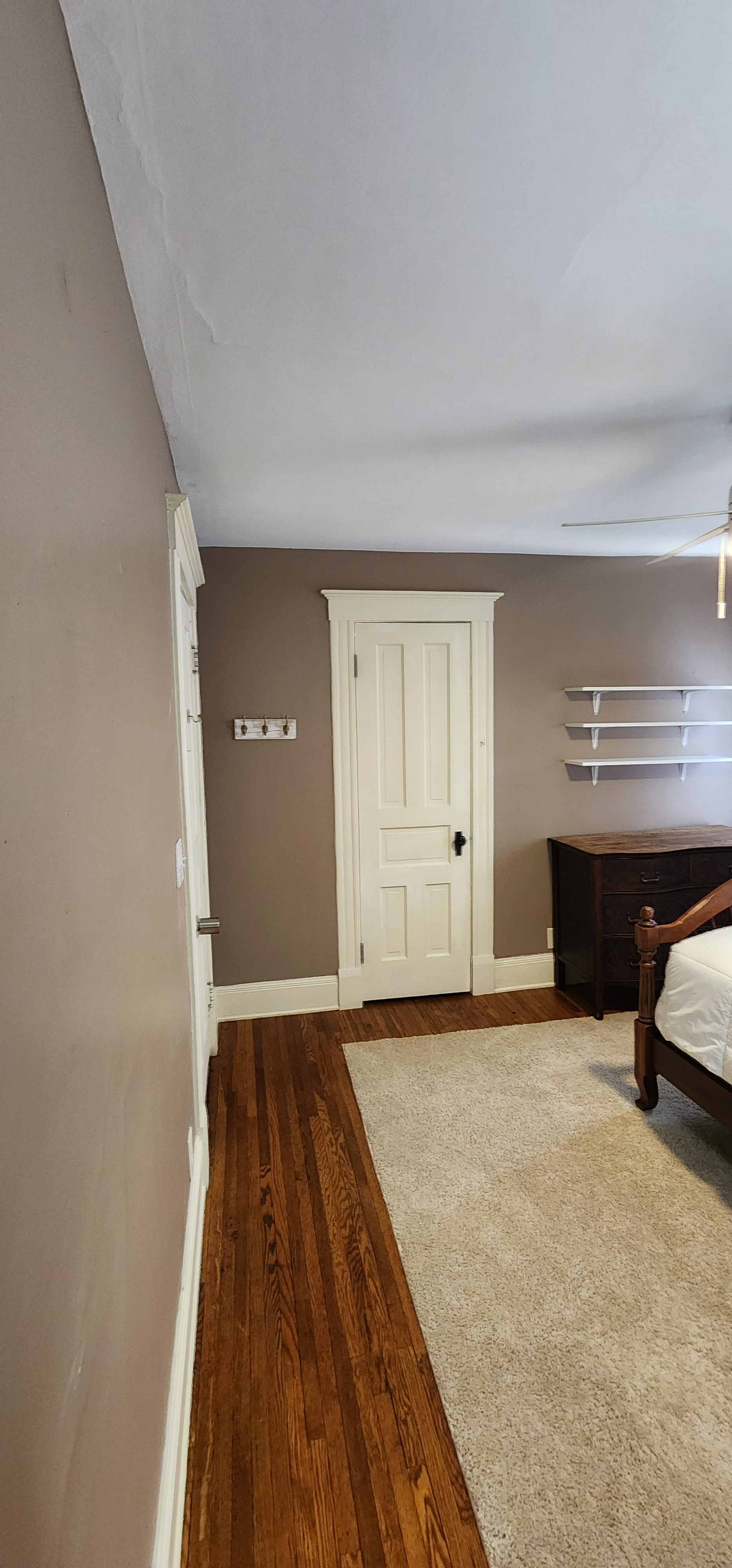 Close To Geneva General Hospital- 3 Minute Drive- Furnished Room - Photo 11