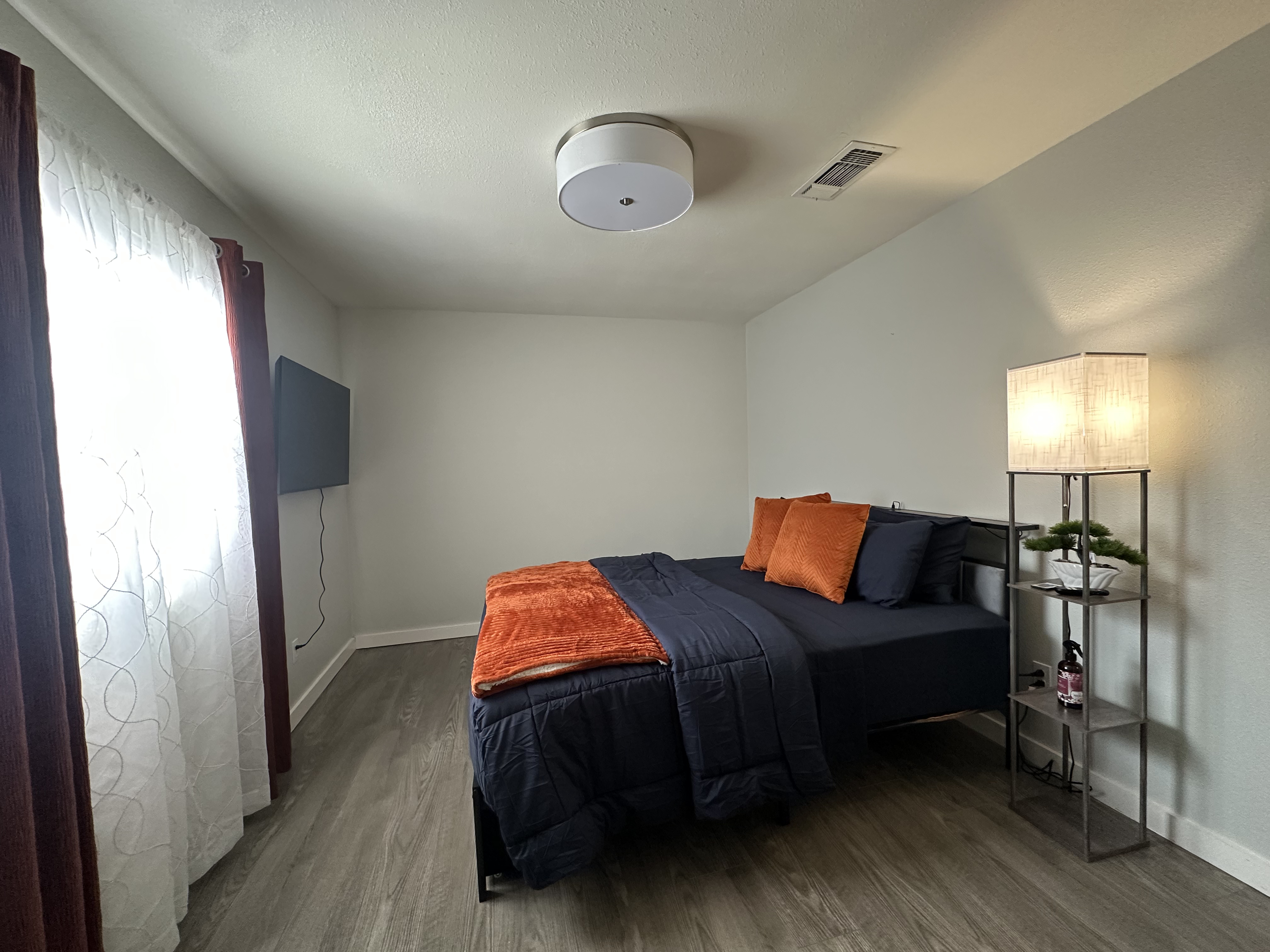 Spacious 4 Private BRs/3BAs Retreat |  2 Private Entrances & 2 Ensuite Baths - Photo 6