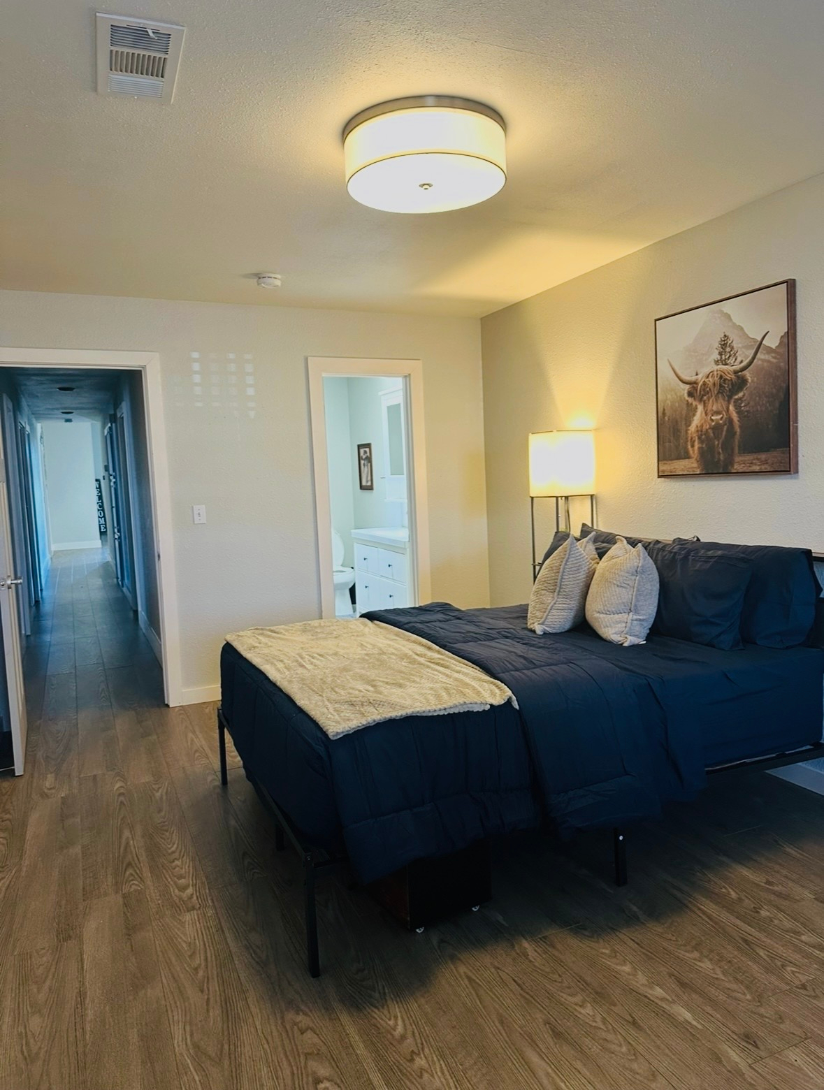 Spacious 4 Private BRs/3BAs Retreat | 2 Private Entrances & 2 Ensuite Baths - Photo 5