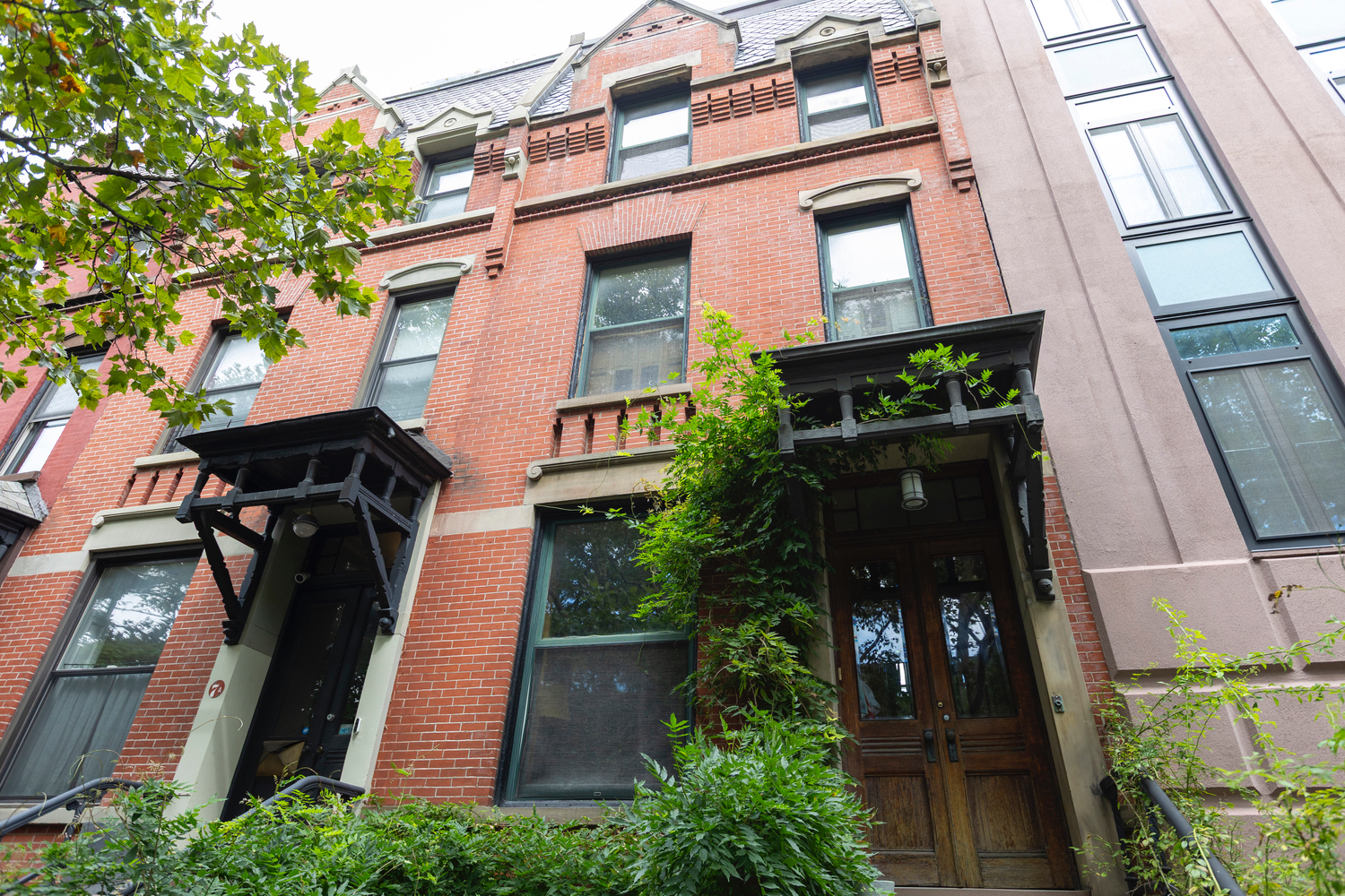 Family friendly 3 story home in brownstone Brooklyn - Photo 1
