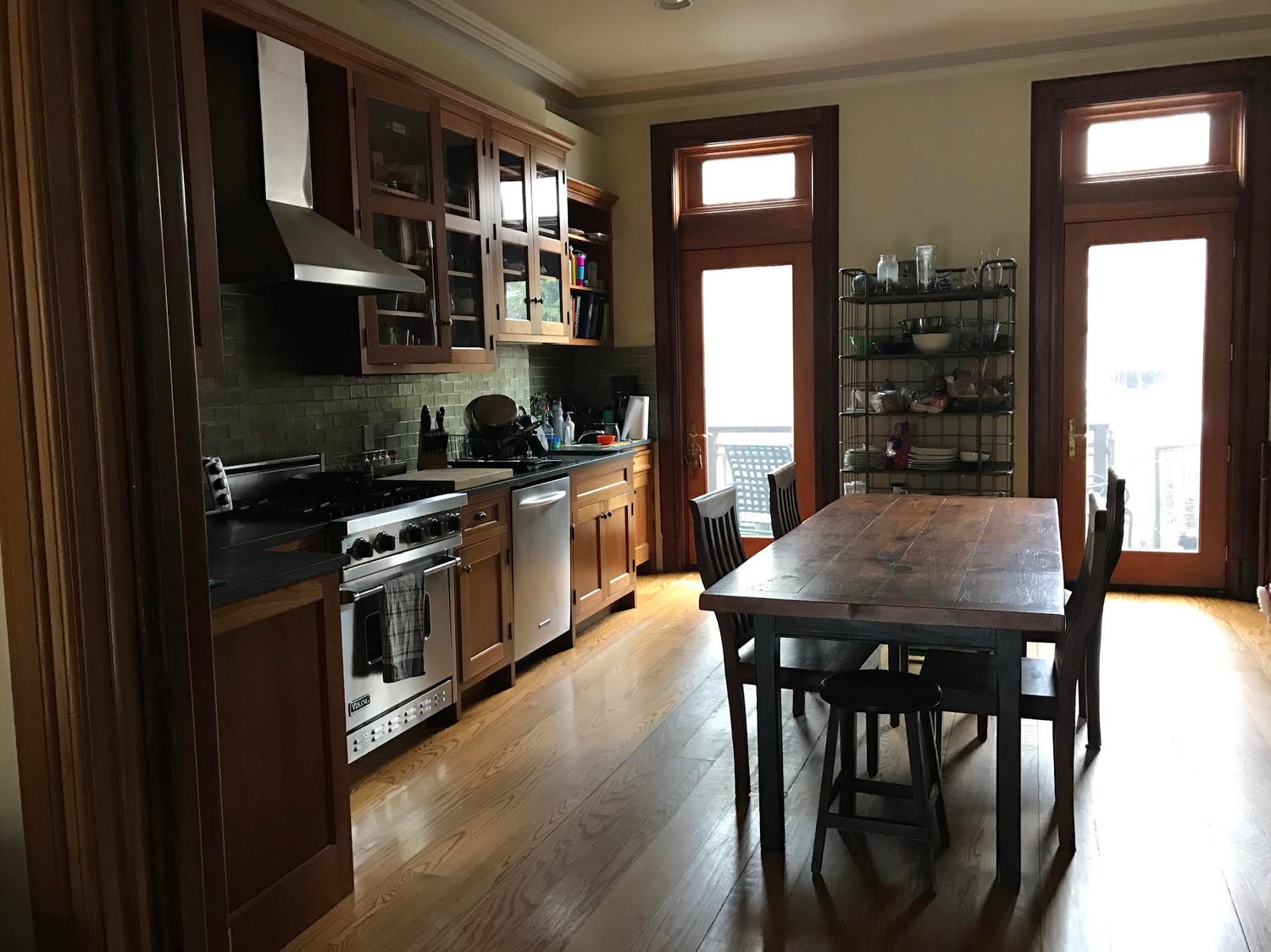 Family friendly 3 story home in brownstone Brooklyn - Photo 2