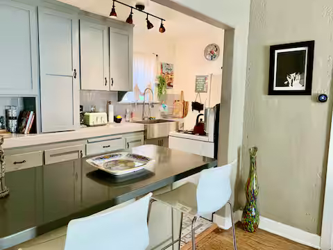 Rare Furnished Spanish Bungalow in Atwater Village with Expansive Private Garden - Photo 5