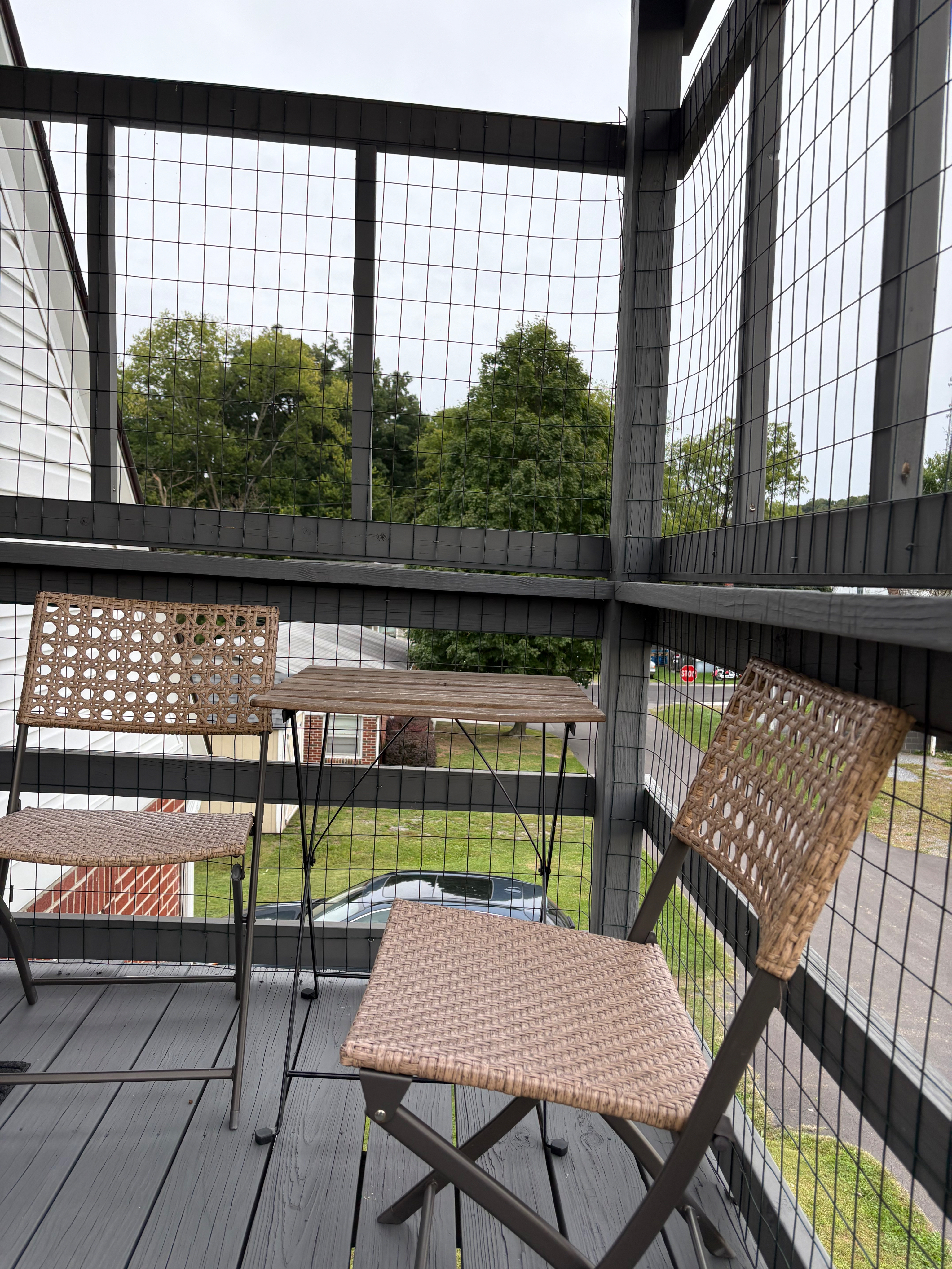 Quiet, Upstairs Apt with Private Entrance - Photo 2