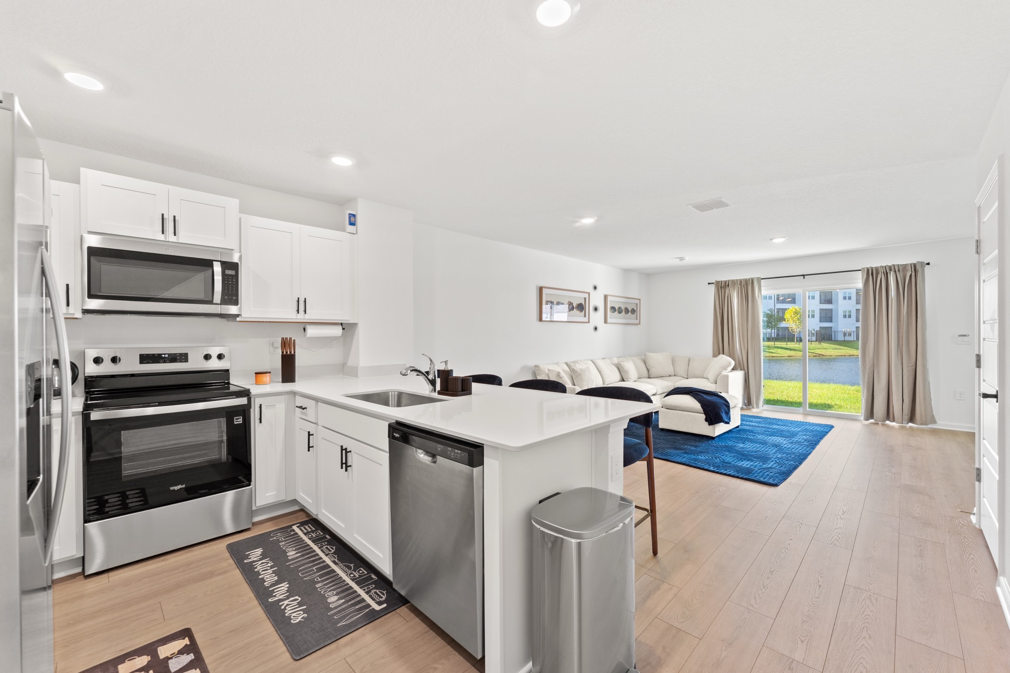Furnished Primary Suite With Private Bath, Fast WiFi And Shared Modern Living - Photo 10