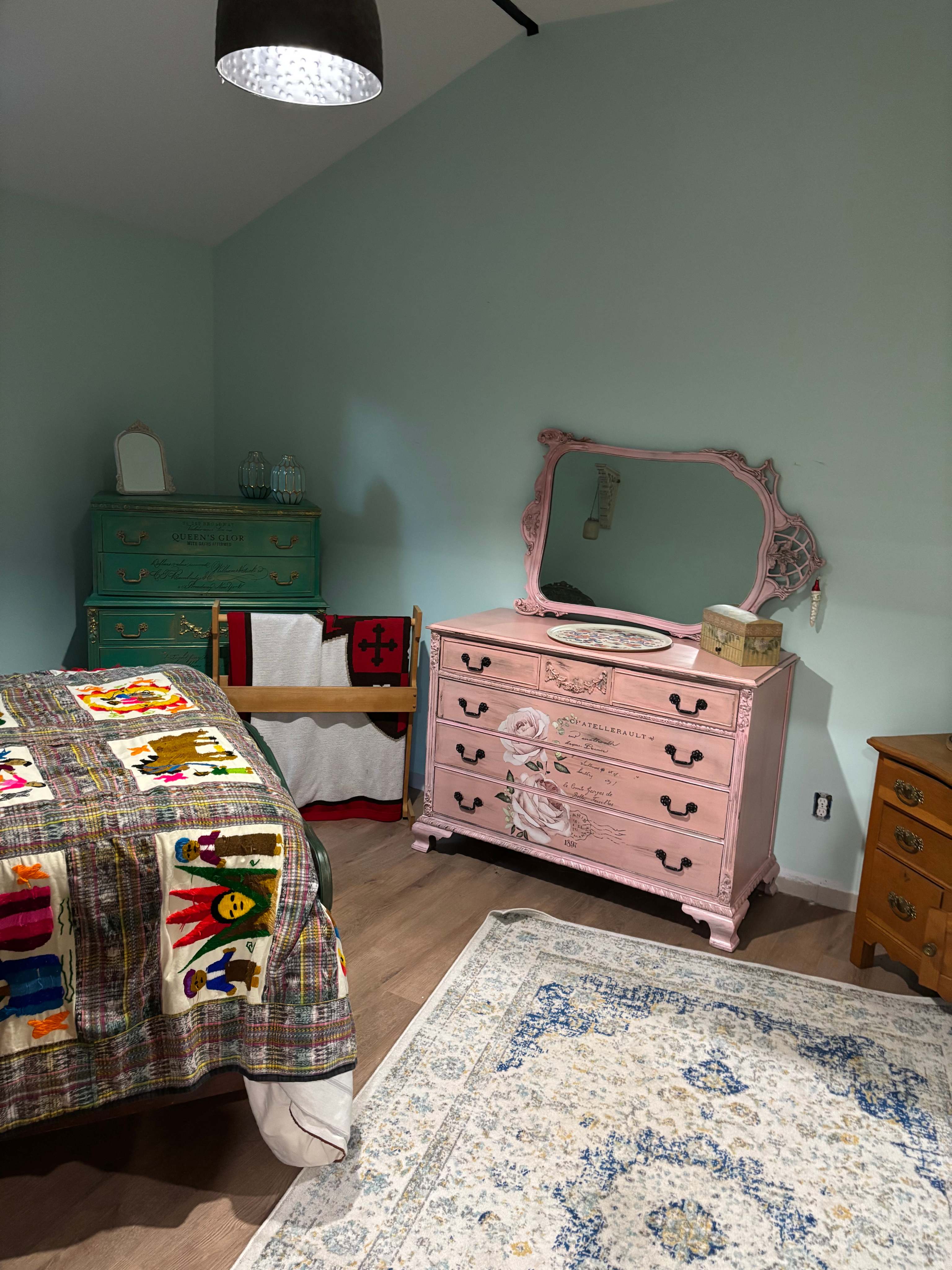 Beautiful apartment-ten minutes from Samaritan hospital - Photo 5