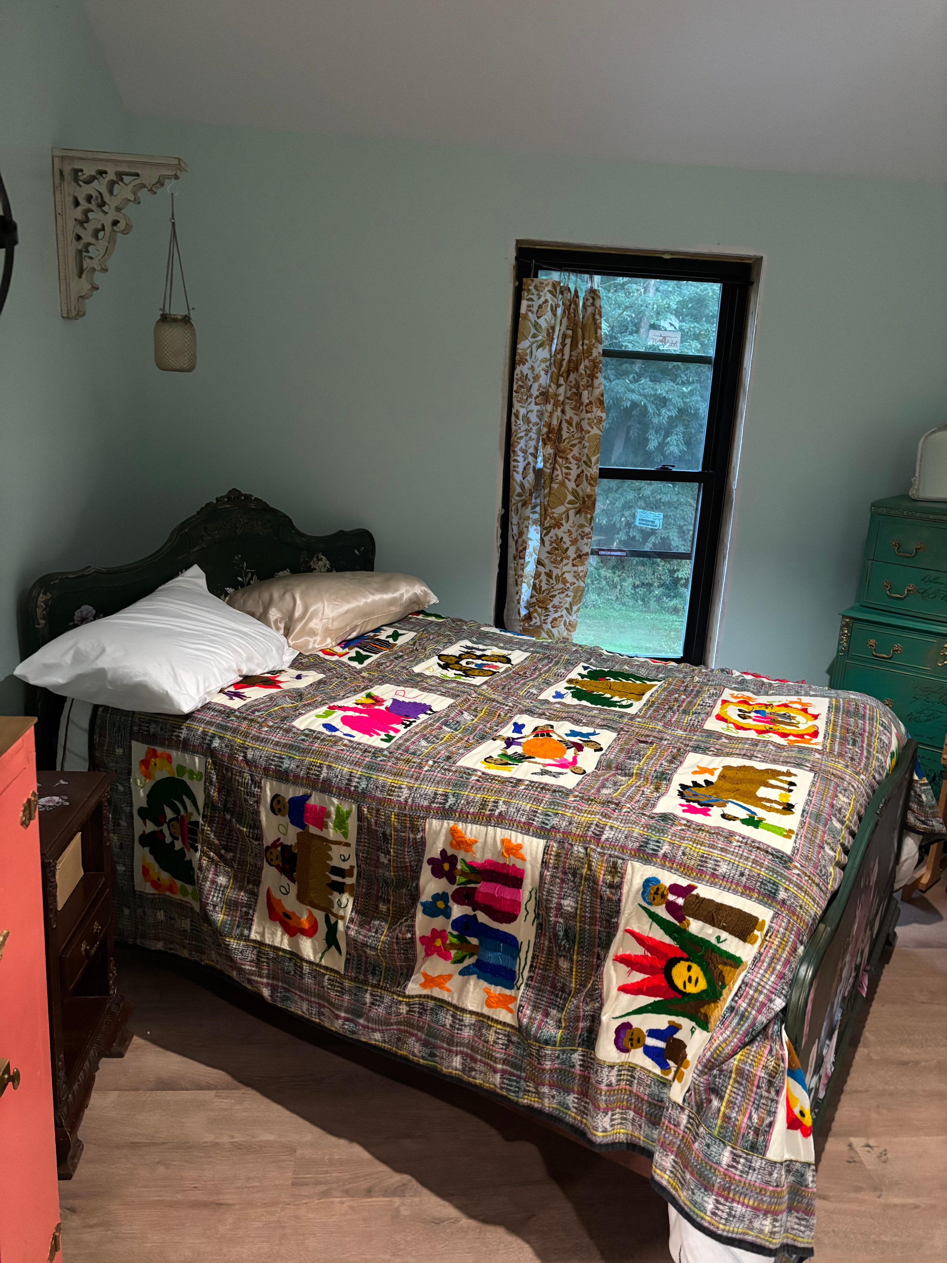 Beautiful apartment-ten minutes from Samaritan hospital - Photo 6