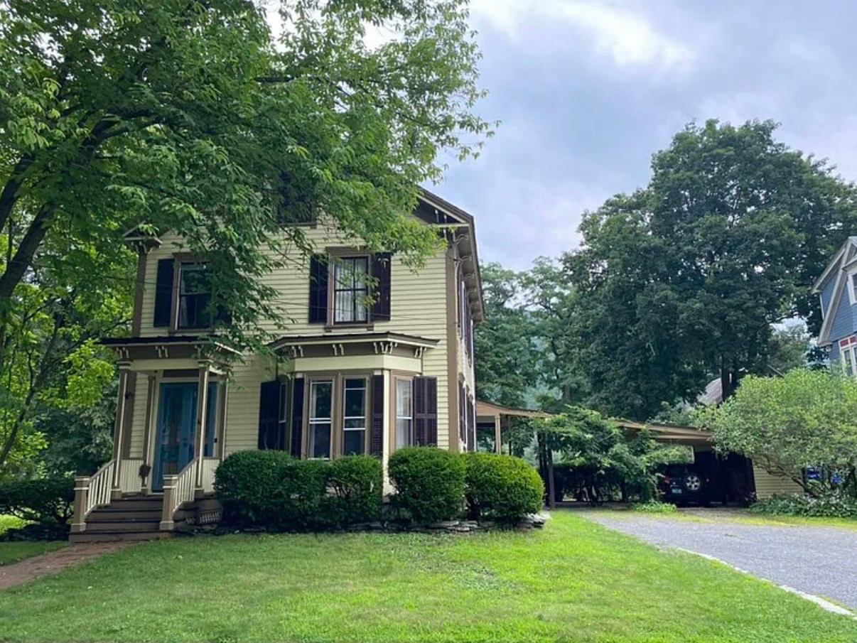 Charming Victorian Riverfront Retreat | Furnished 1BR - Photo 1