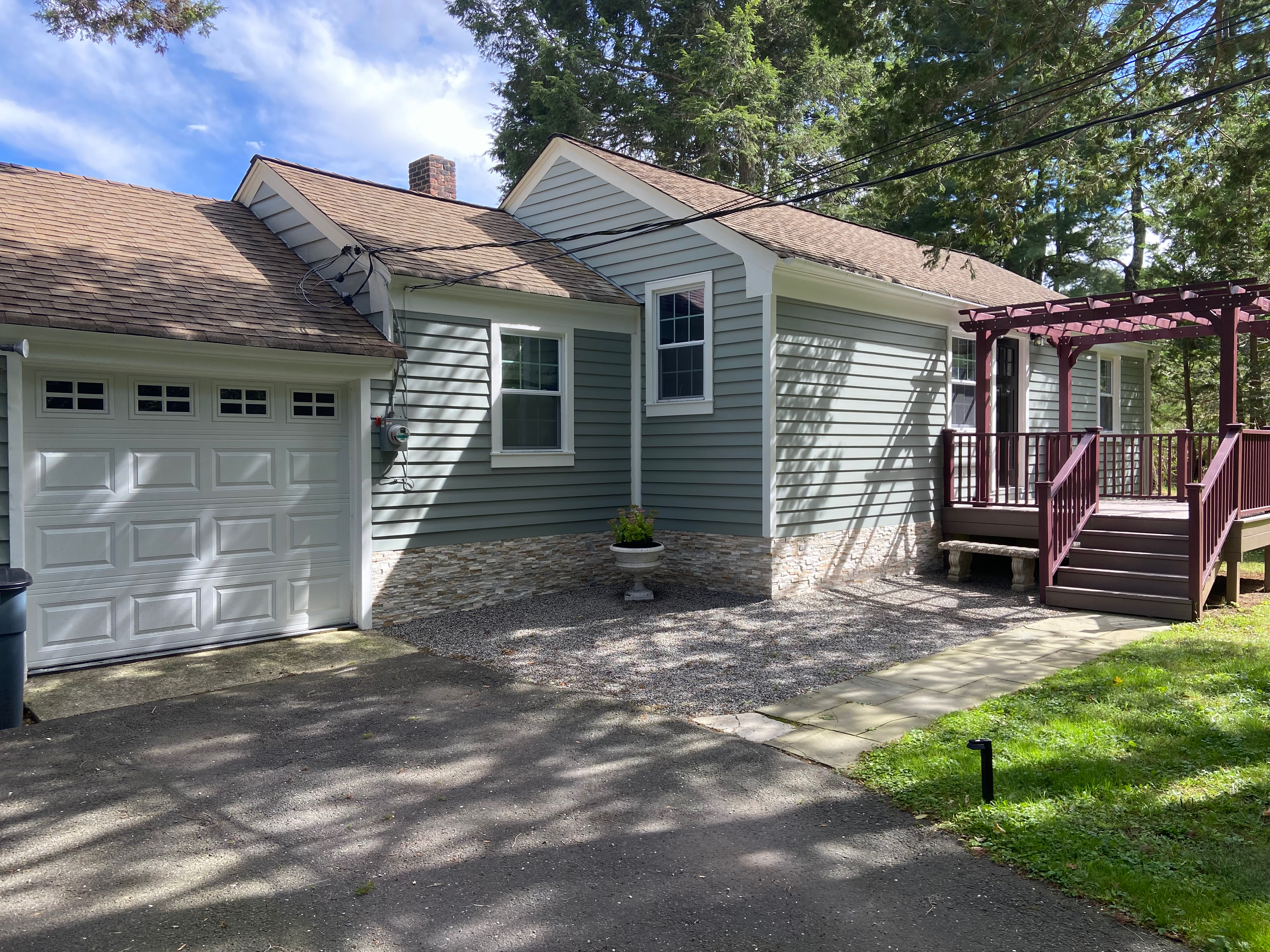 Private Fully Furnished 3-Bedroom Cottage on 2.5 Acres in Chappaqua - Photo 1