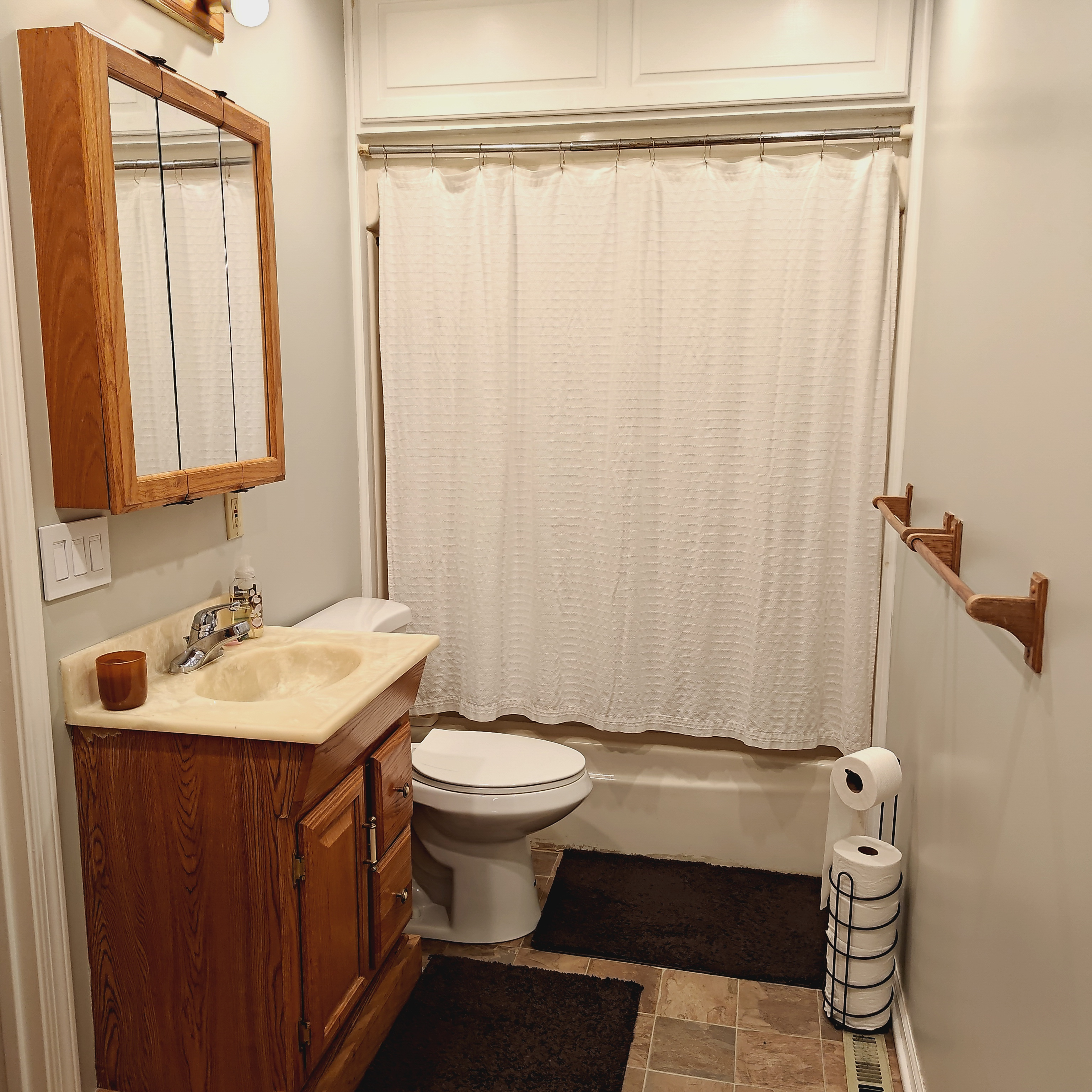 Large Historic Apartment Walkable to Market Street - Photo 6