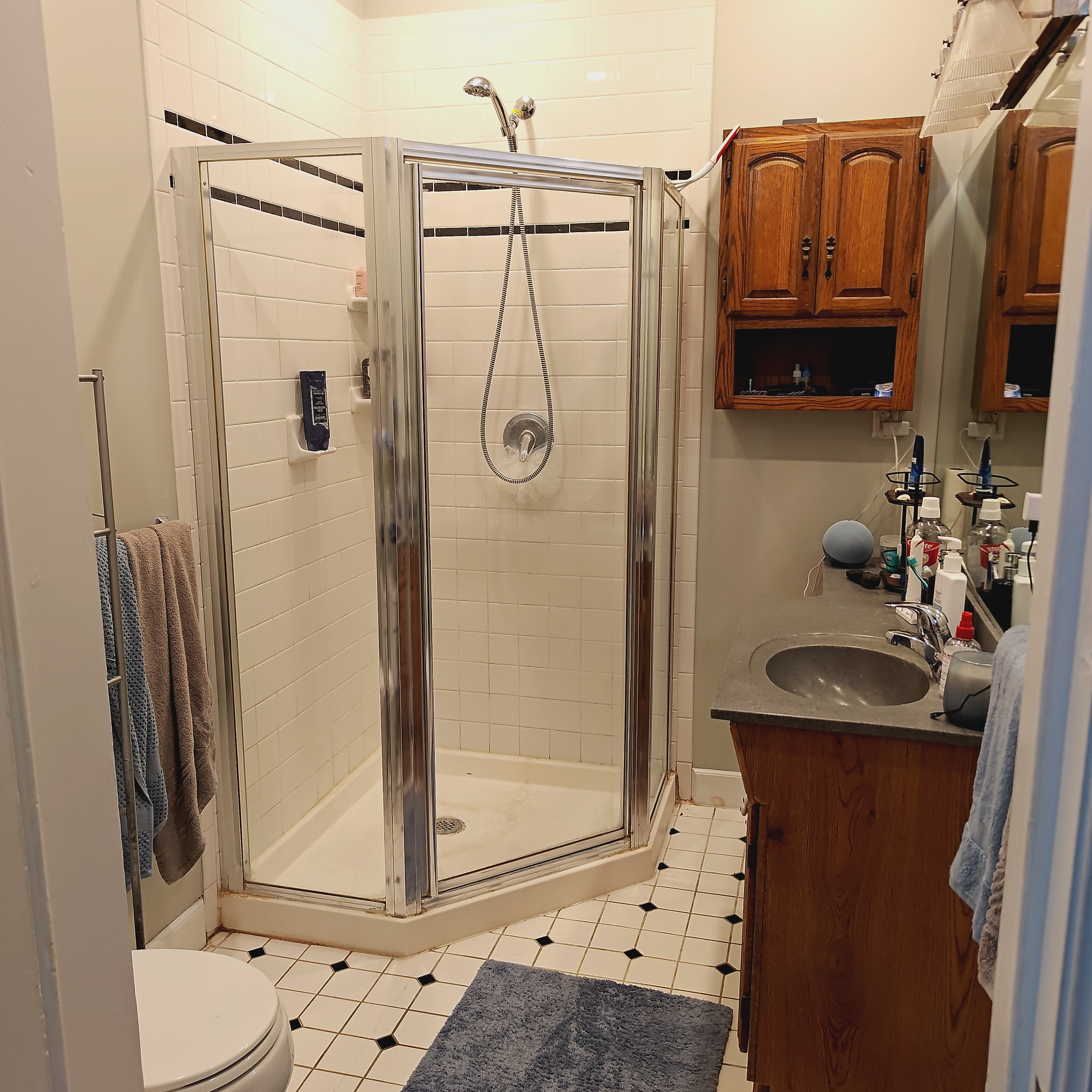 Large Historic Apartment Walkable to Market Street - Photo 7