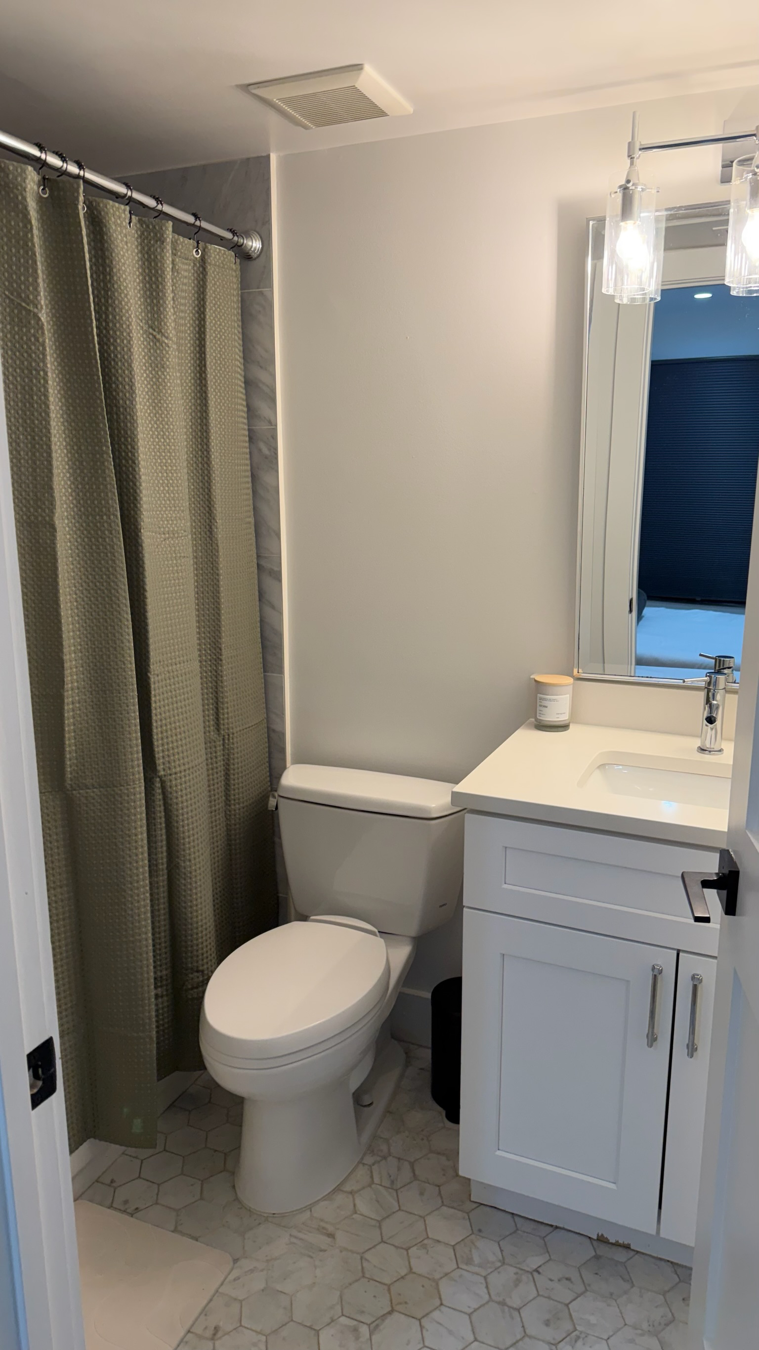 Private Room in Quiet Brookland Neighborhood - 5 Minutes to the Red Line, 15 Minutes to Downtown - Photo 5