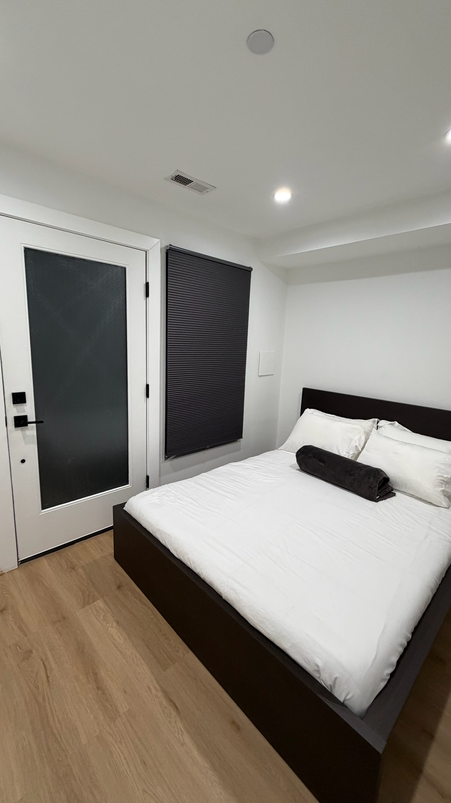 Private Room in Quiet Brookland Neighborhood - 5 Minutes to the Red Line, 15 Minutes to Downtown - Photo 2
