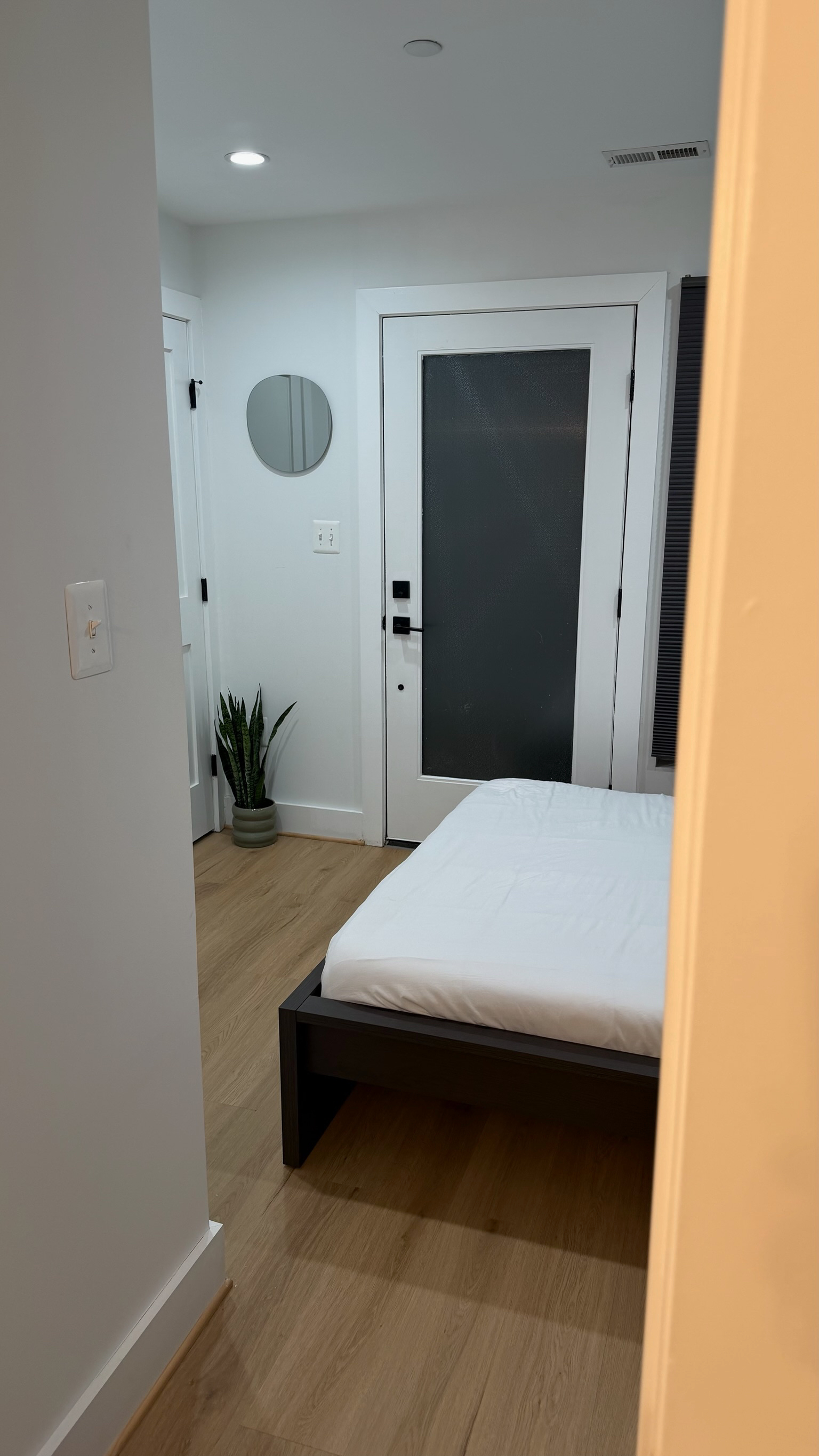 Private Room in Quiet Brookland Neighborhood - 5 Minutes to the Red Line, 15 Minutes to Downtown - Photo 4