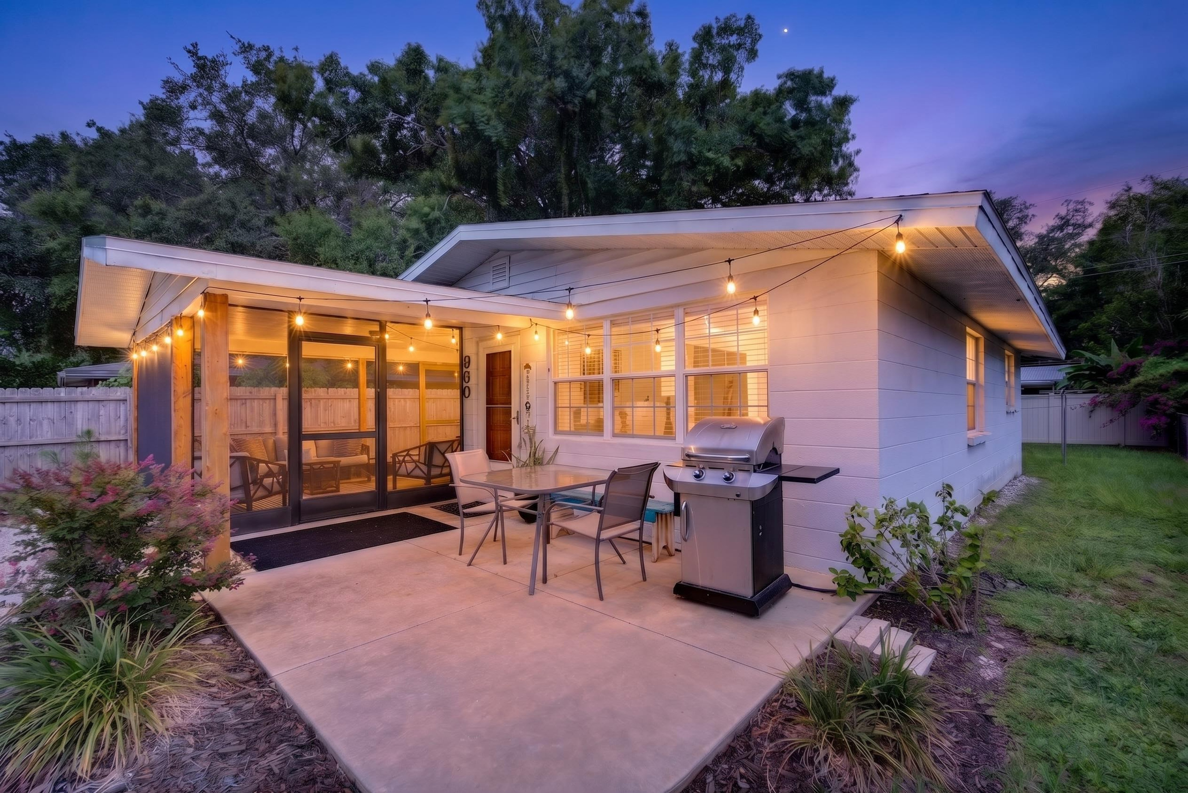 The Charlotte Lanai 2/1b