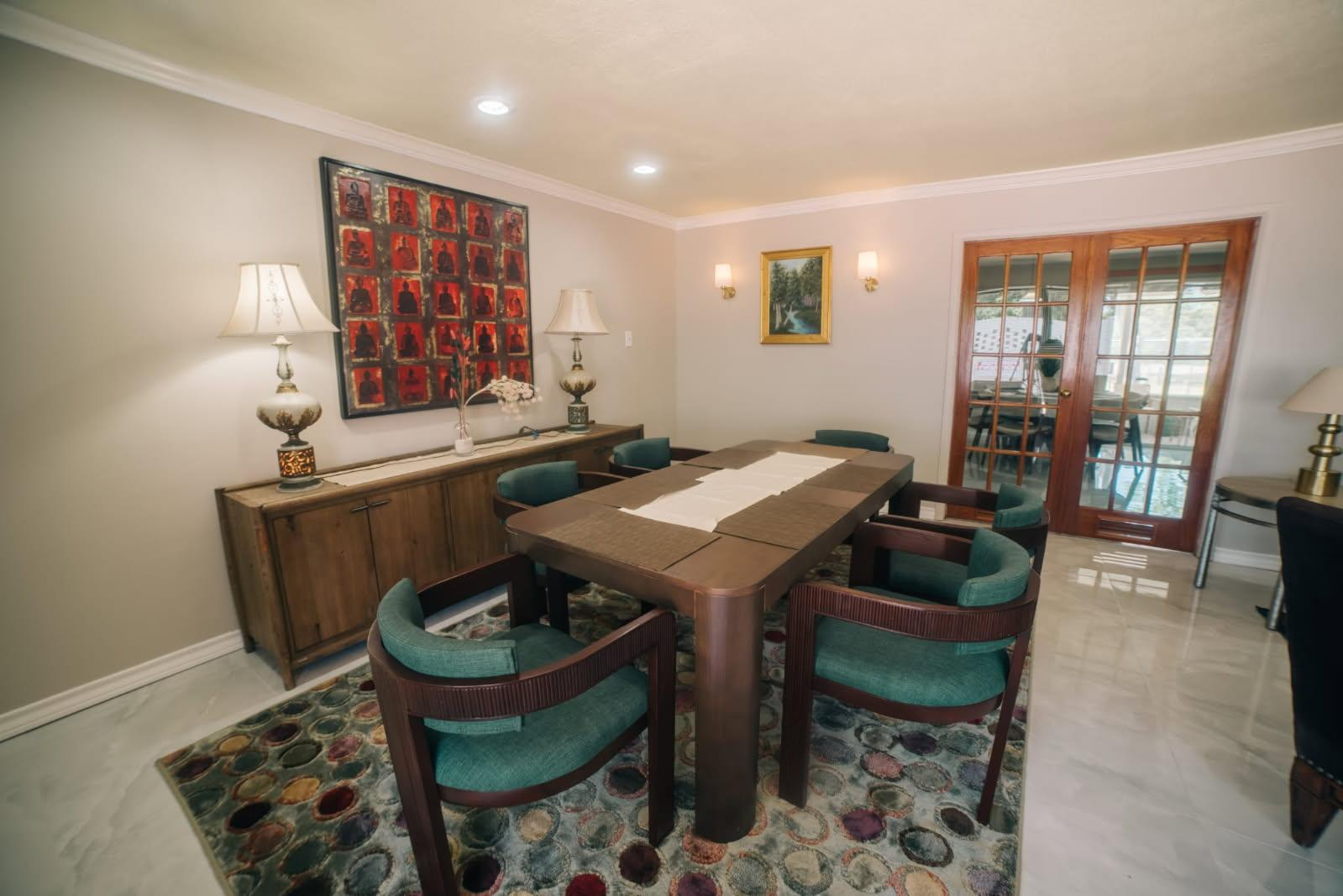 Brownsville 4BR Furnished Home | Flexible Sleeping, Sunroom & Patio - Photo 4
