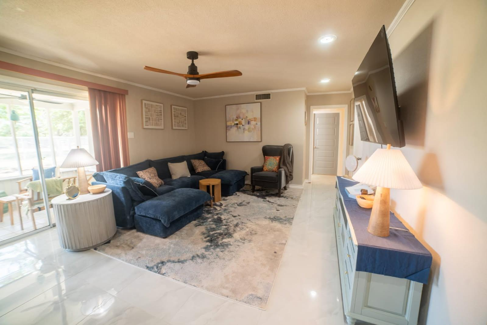 Brownsville 4BR Furnished Home | Flexible Sleeping, Sunroom & Patio - Photo 3