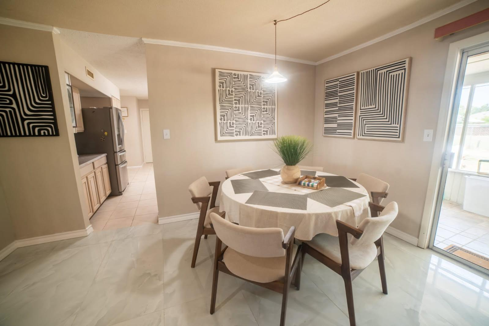 Brownsville 4BR Furnished Home | Flexible Sleeping, Sunroom & Patio - Photo 6