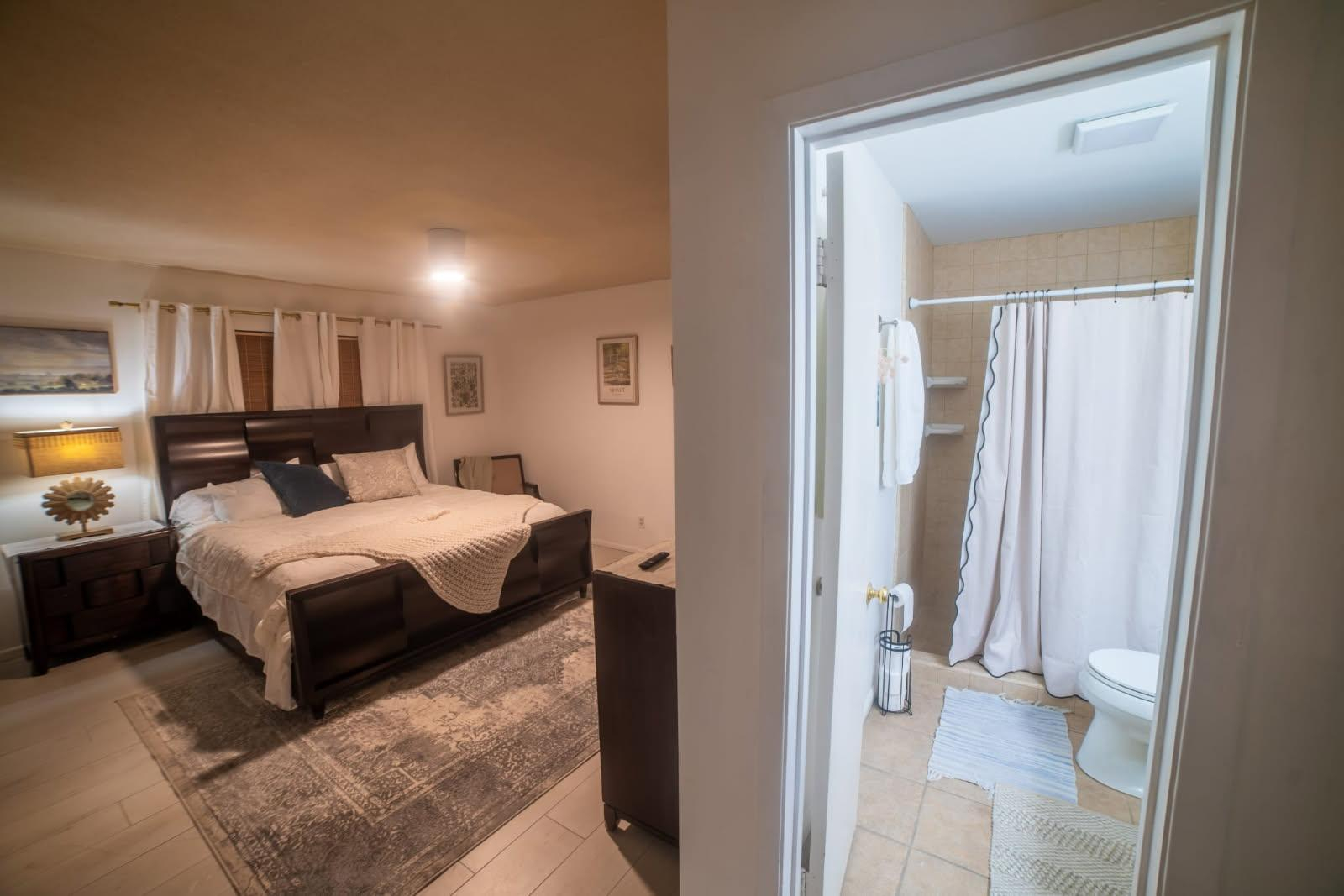 Brownsville 4BR Furnished Home | Flexible Sleeping, Sunroom & Patio - Photo 12