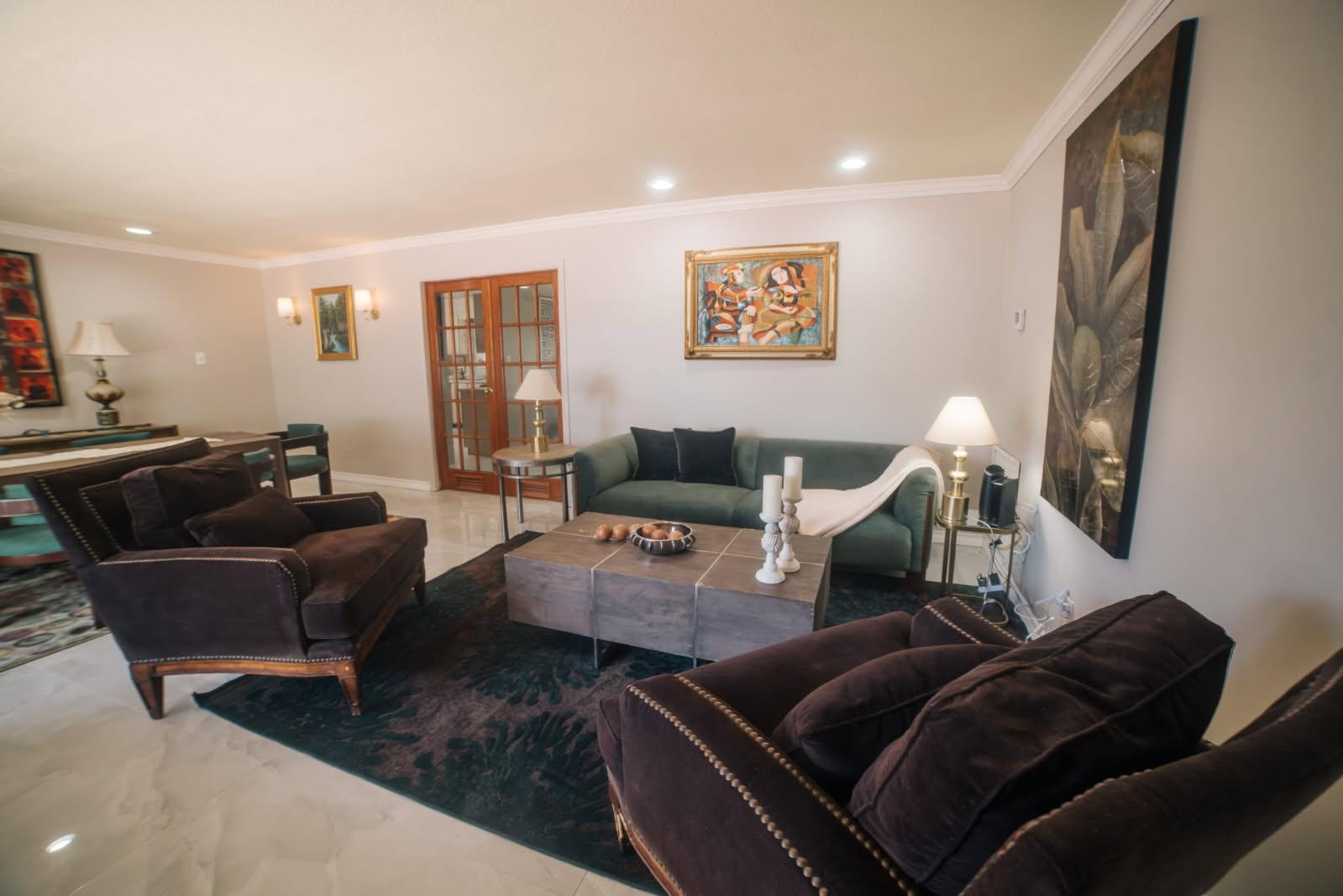Brownsville 4BR Furnished Home | Flexible Sleeping, Sunroom & Patio - Photo 5